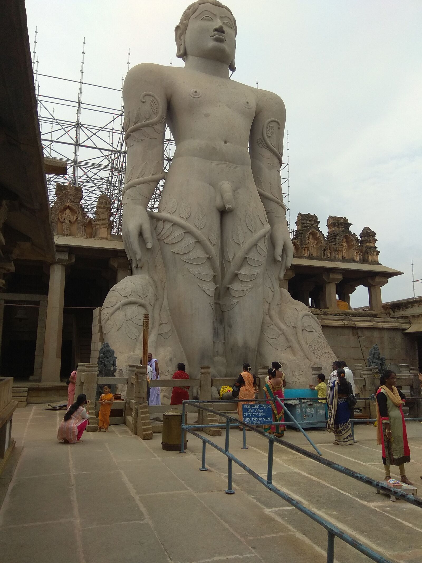 Xiaomi Redmi Note 4 sample photo. The statue of gomma photography