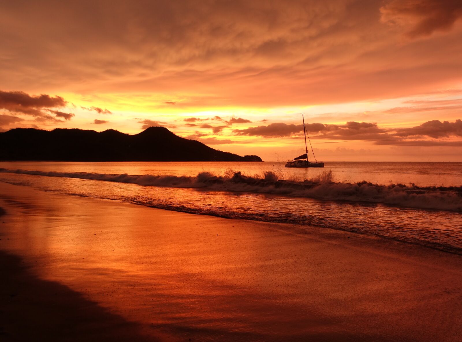 Sony Cyber-shot DSC-RX100 IV sample photo. Papagayo, beach, sea photography