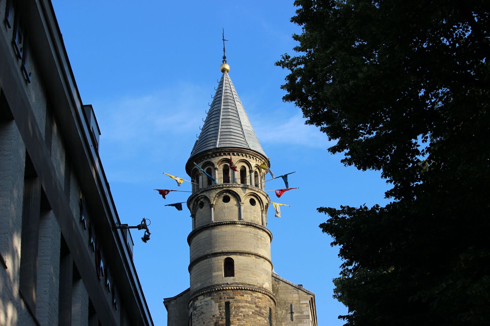 Canon EOS 600D (Rebel EOS T3i / EOS Kiss X5) sample photo. Tower, building, church photography