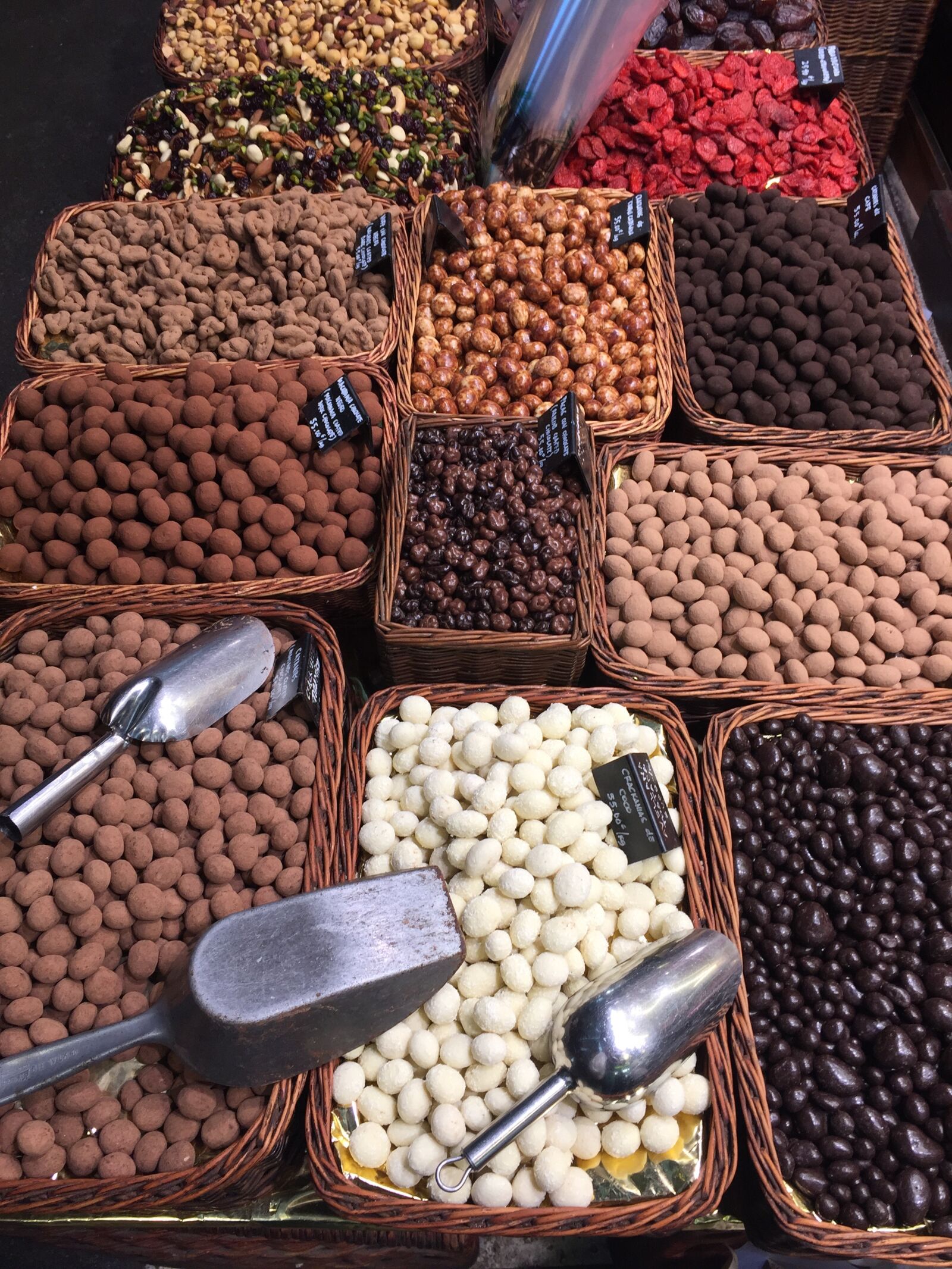 Apple iPhone 6 sample photo. Barcelona, market, market hall photography