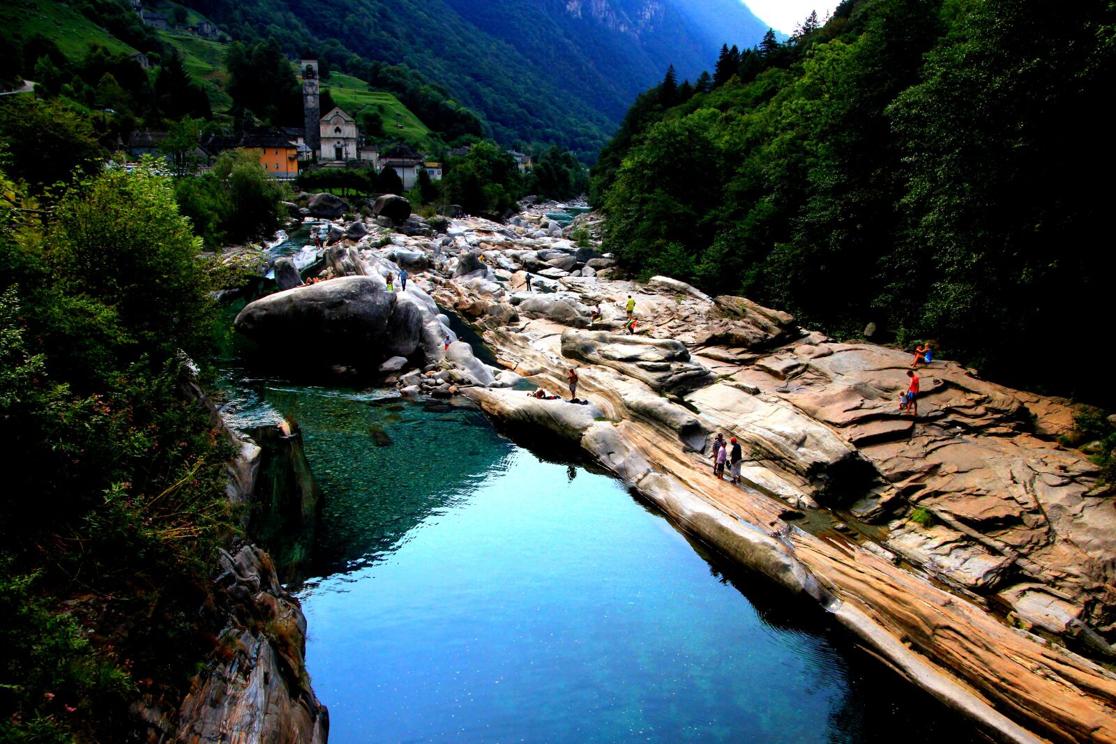 Canon EOS 600D (Rebel EOS T3i / EOS Kiss X5) sample photo. Verzasca valley, water, rock photography