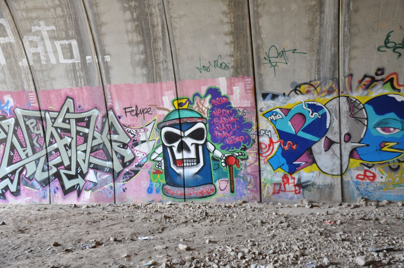 Nikon D90 sample photo. Graffiti, mural, background photography