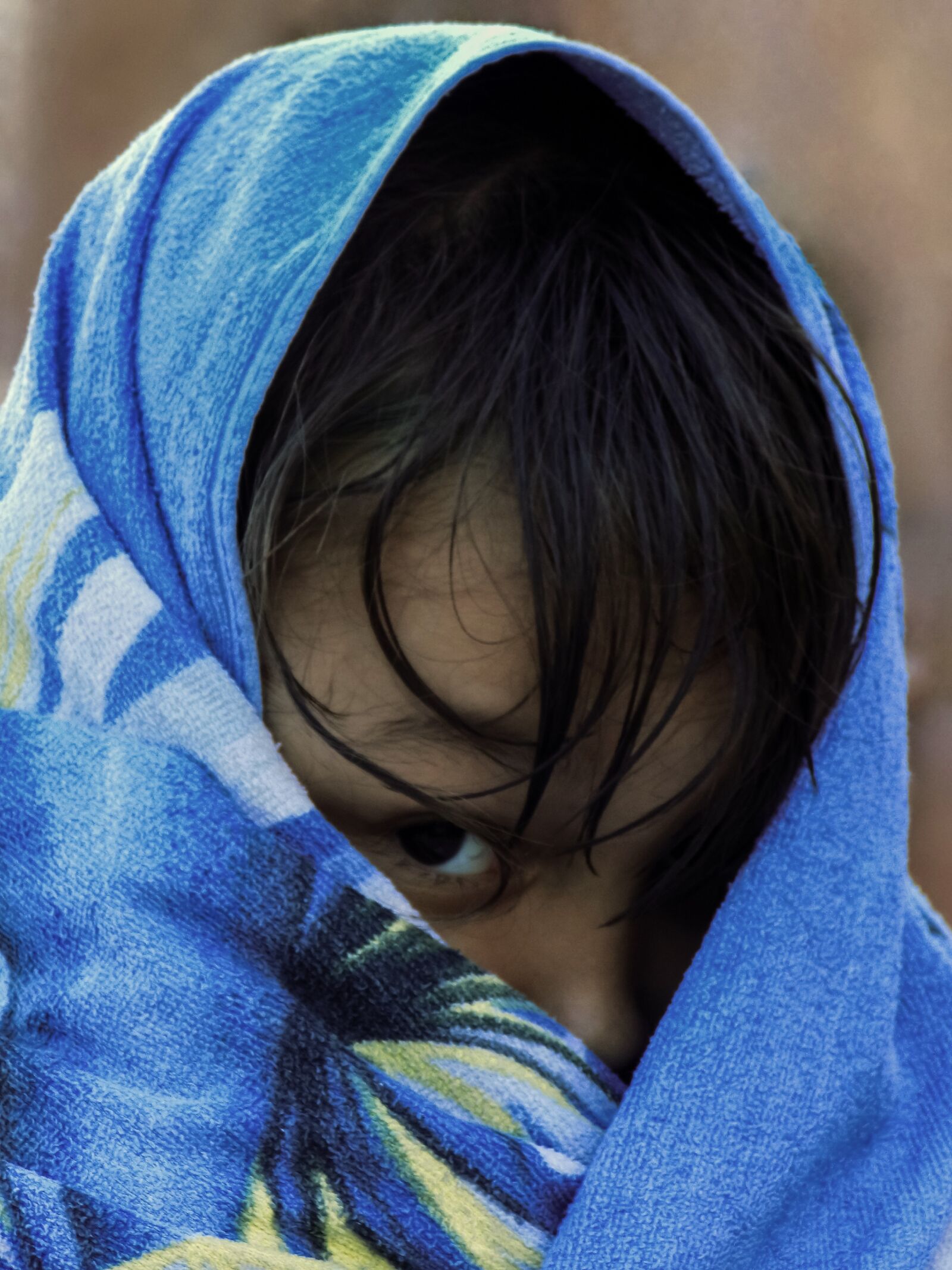 Nikon COOLPIX L330 sample photo. A child hides, views photography