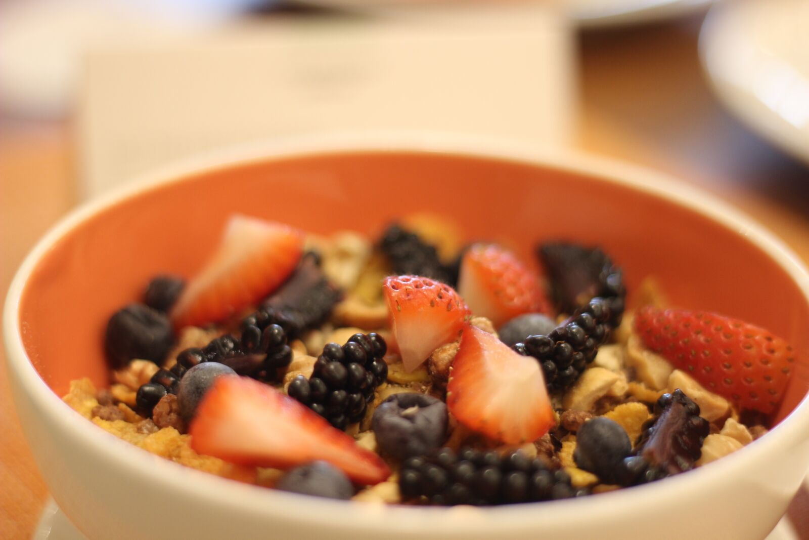 Canon EOS 600D (Rebel EOS T3i / EOS Kiss X5) + Canon EF 50mm F1.8 STM sample photo. Cereal, fruits, orange photography
