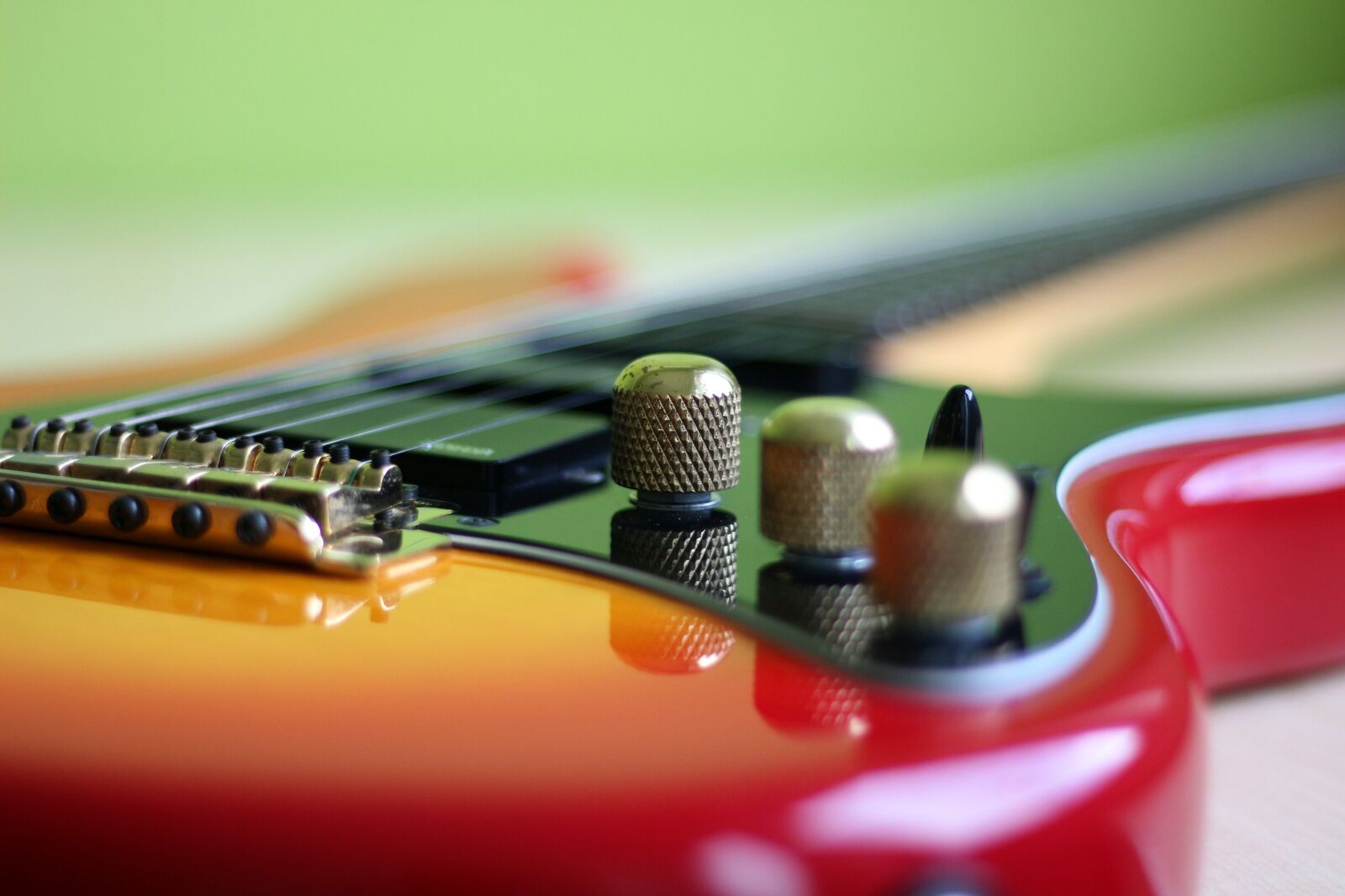 Canon EOS 700D (EOS Rebel T5i / EOS Kiss X7i) + Canon EF 50mm F1.8 STM sample photo. Guitar, music, musical instrument photography