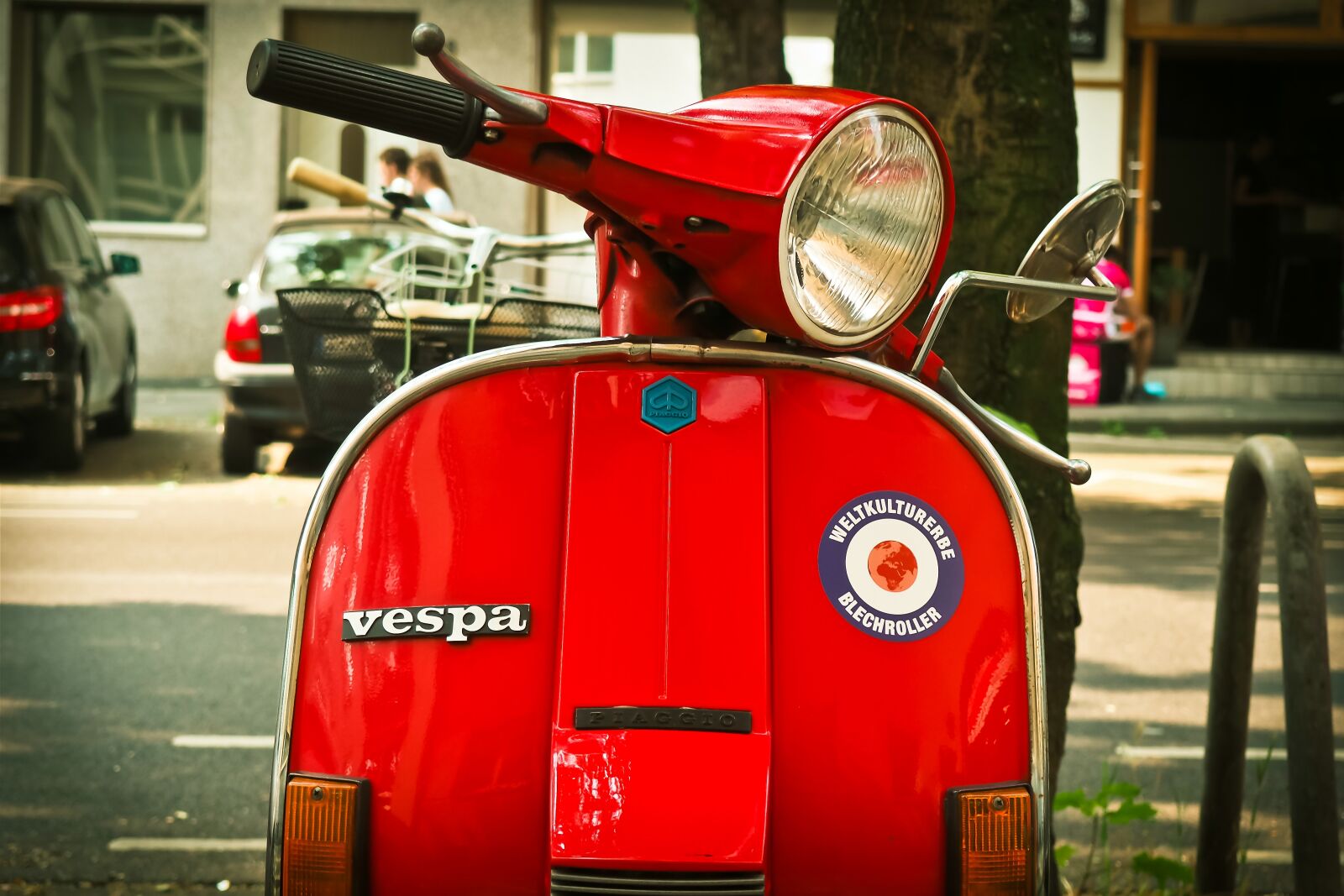 Olympus OM-D E-M10 sample photo. Motor scooter, vespa, roller photography
