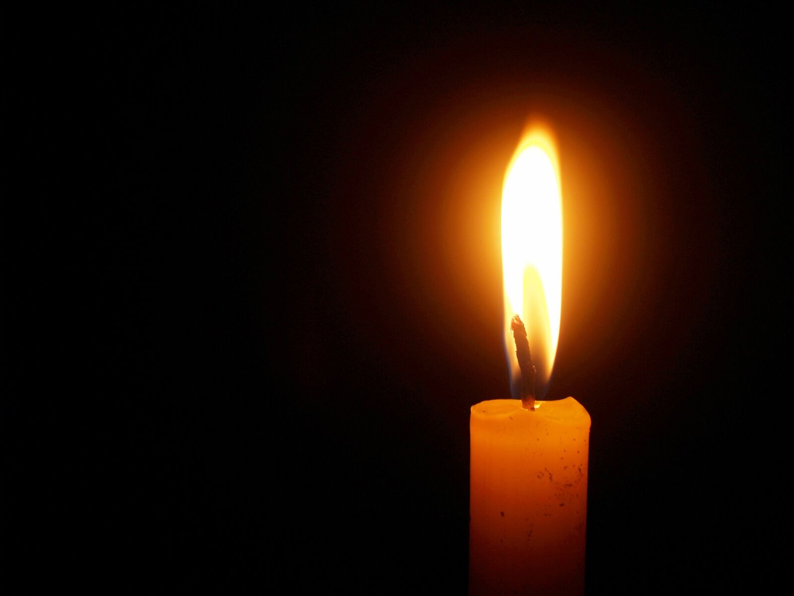 Olympus E-300 (EVOLT E-300) sample photo. Light, death, memorial photography