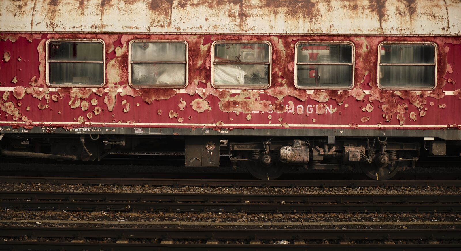 Fujifilm XF 18-55mm F2.8-4 R LM OIS sample photo. Wagon, old, rust photography