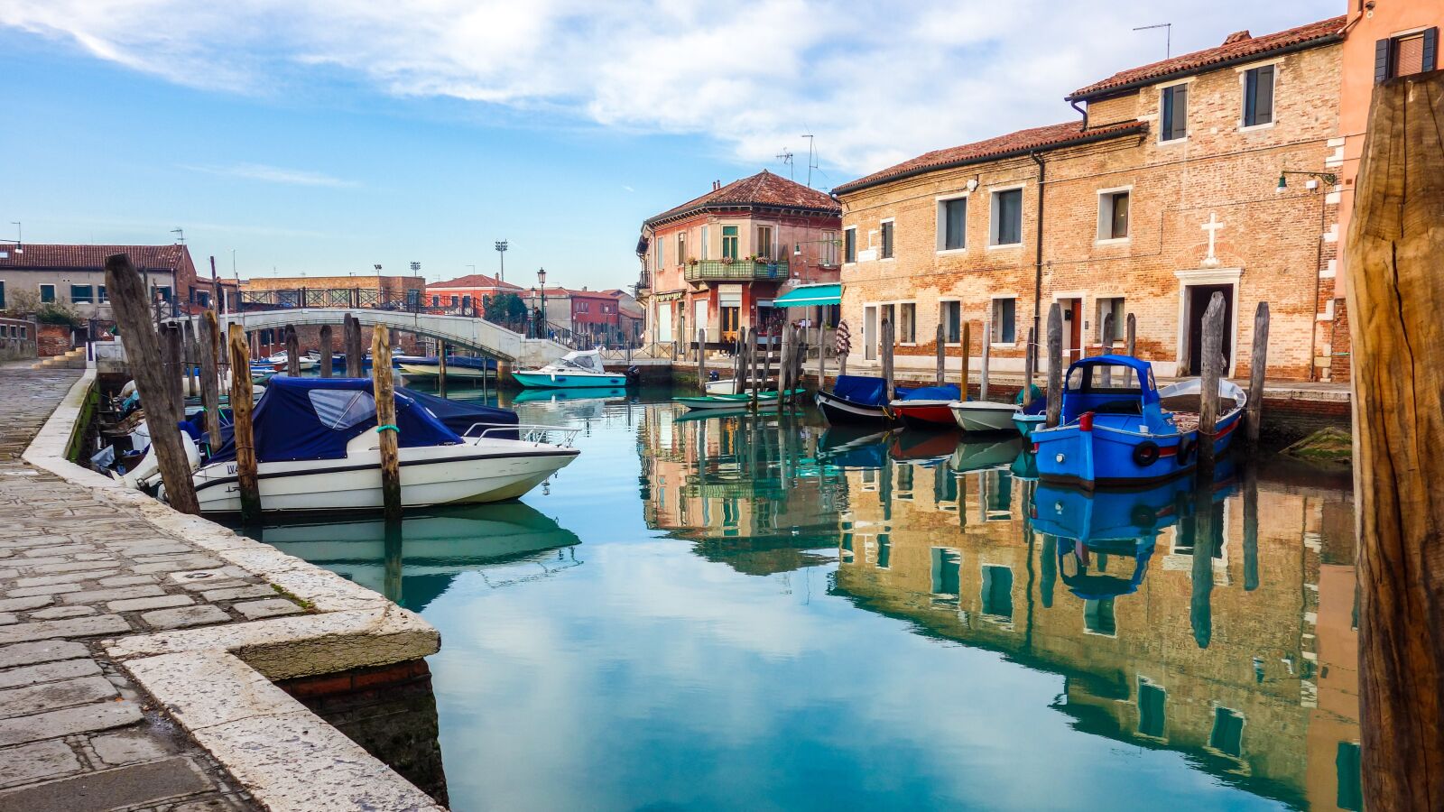 Sony Cyber-shot DSC-RX100 sample photo. Venice, murano, colorful photography