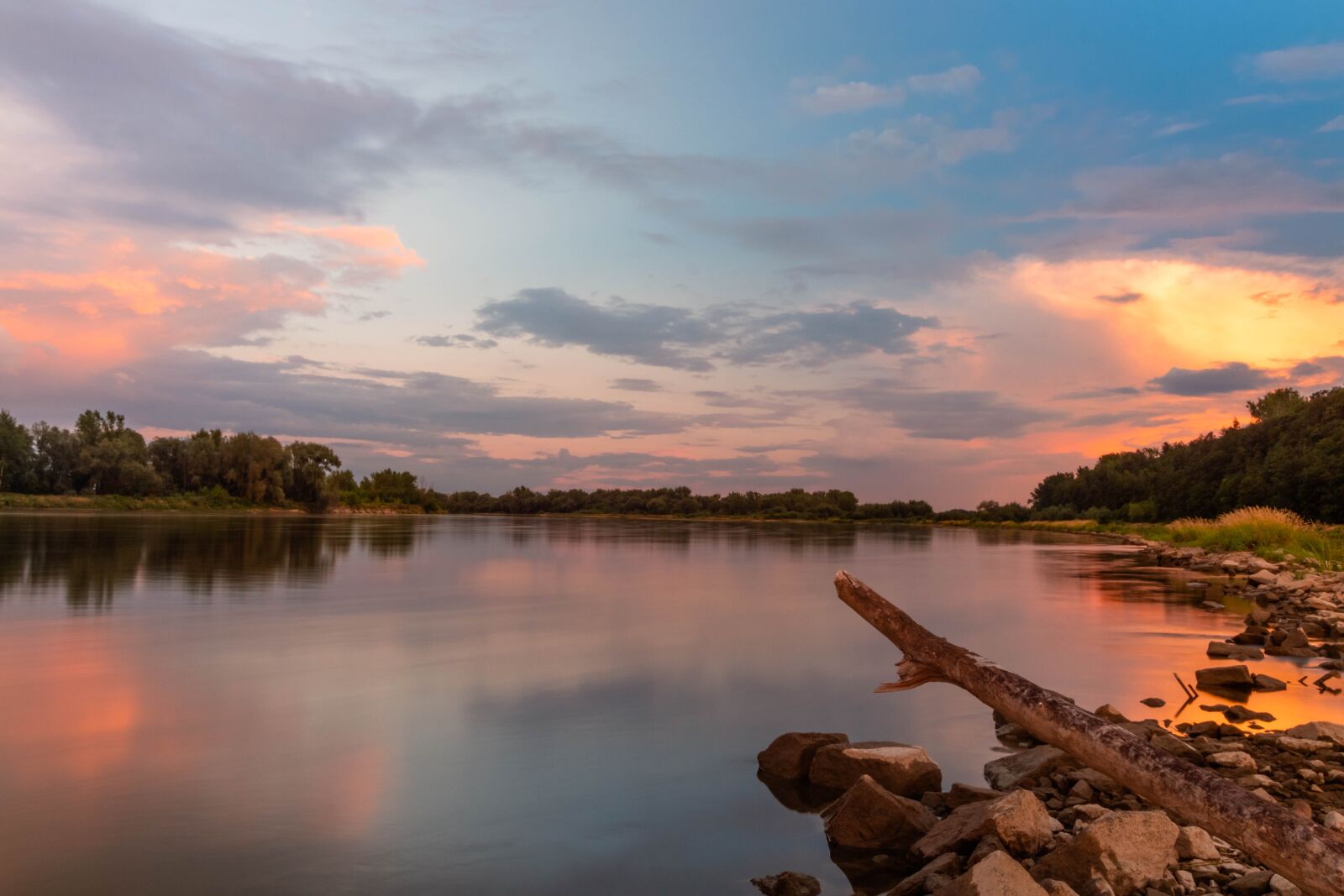 Canon EOS 700D (EOS Rebel T5i / EOS Kiss X7i) sample photo. Wisla, sunset, river photography
