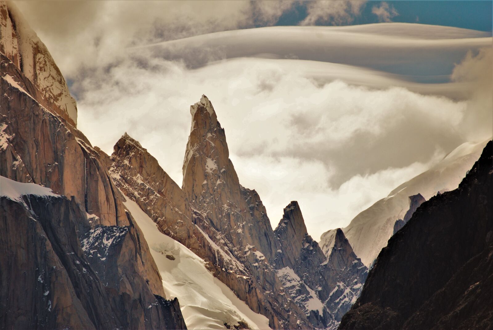 Nikon D3000 sample photo. Outdoors, mountain, rock photography