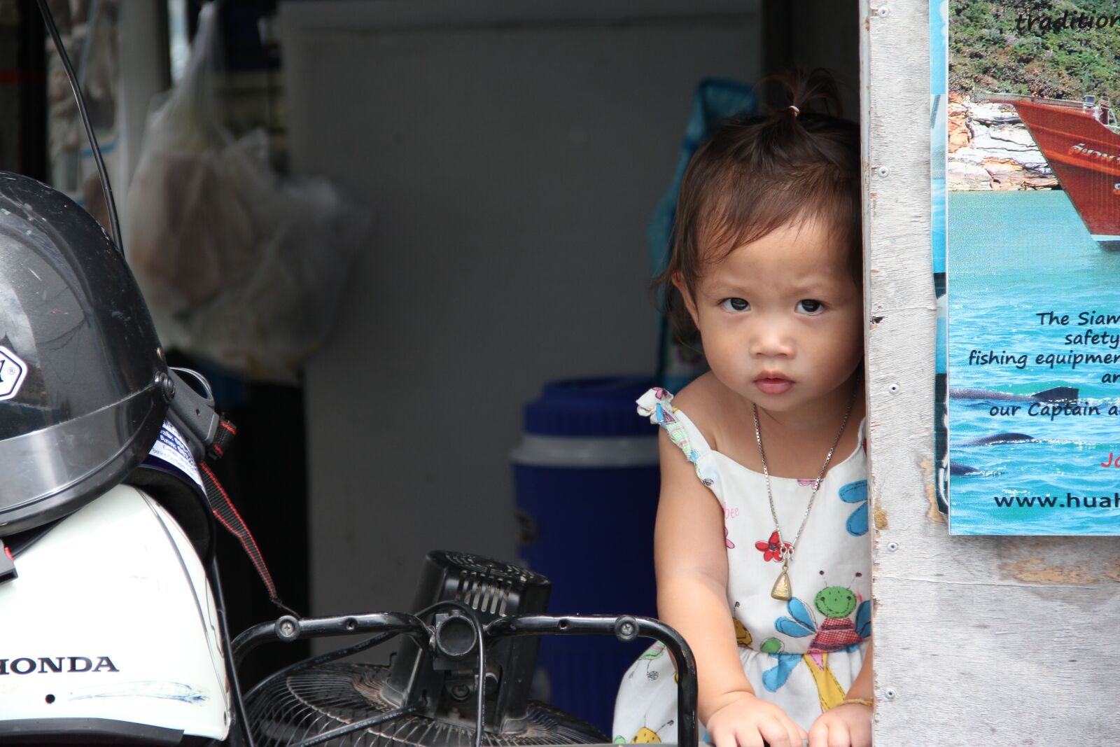 Canon EOS 550D (EOS Rebel T2i / EOS Kiss X4) sample photo. Thailand, hua hin, child photography