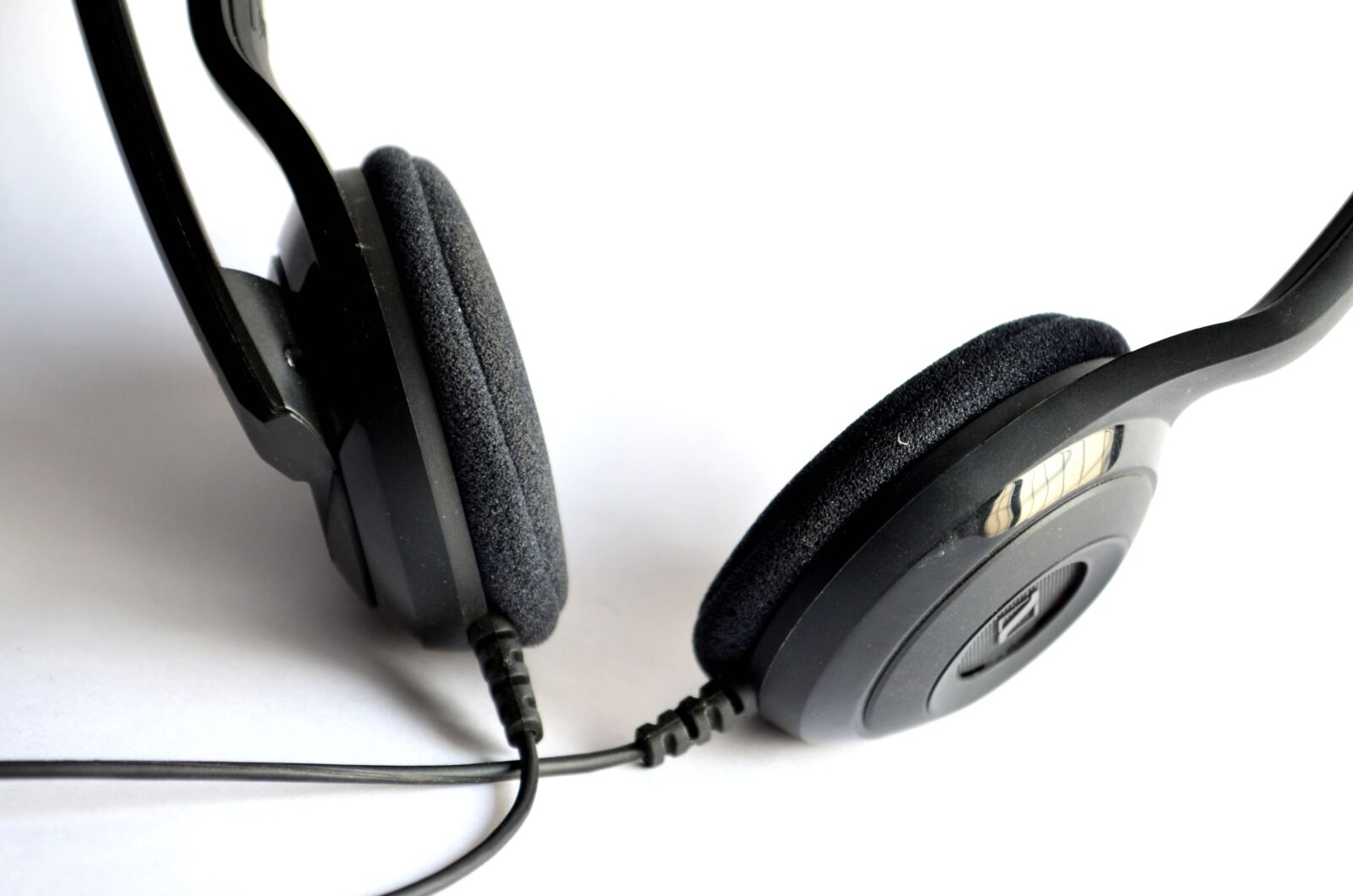 Nikon D5100 sample photo. Headphones, device, wire, music photography