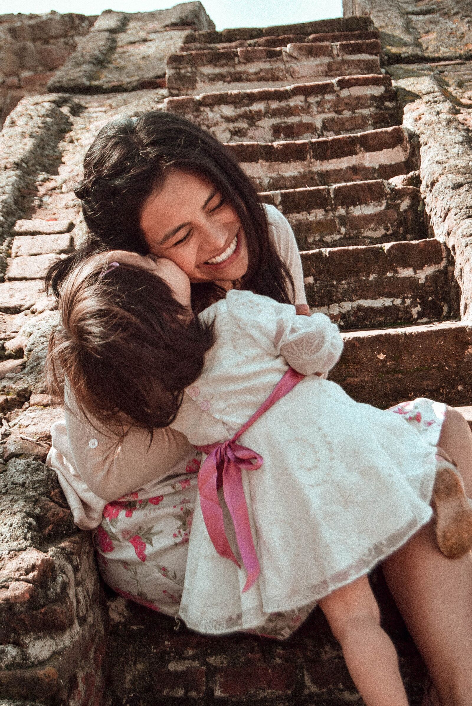 Nikon D3300 sample photo. Mama, daughter, kiss photography