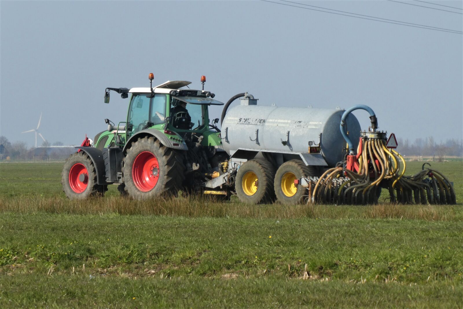 Panasonic Lumix DC-ZS70 (Lumix DC-TZ90) sample photo. Tractor, agricultural machinery, manure photography
