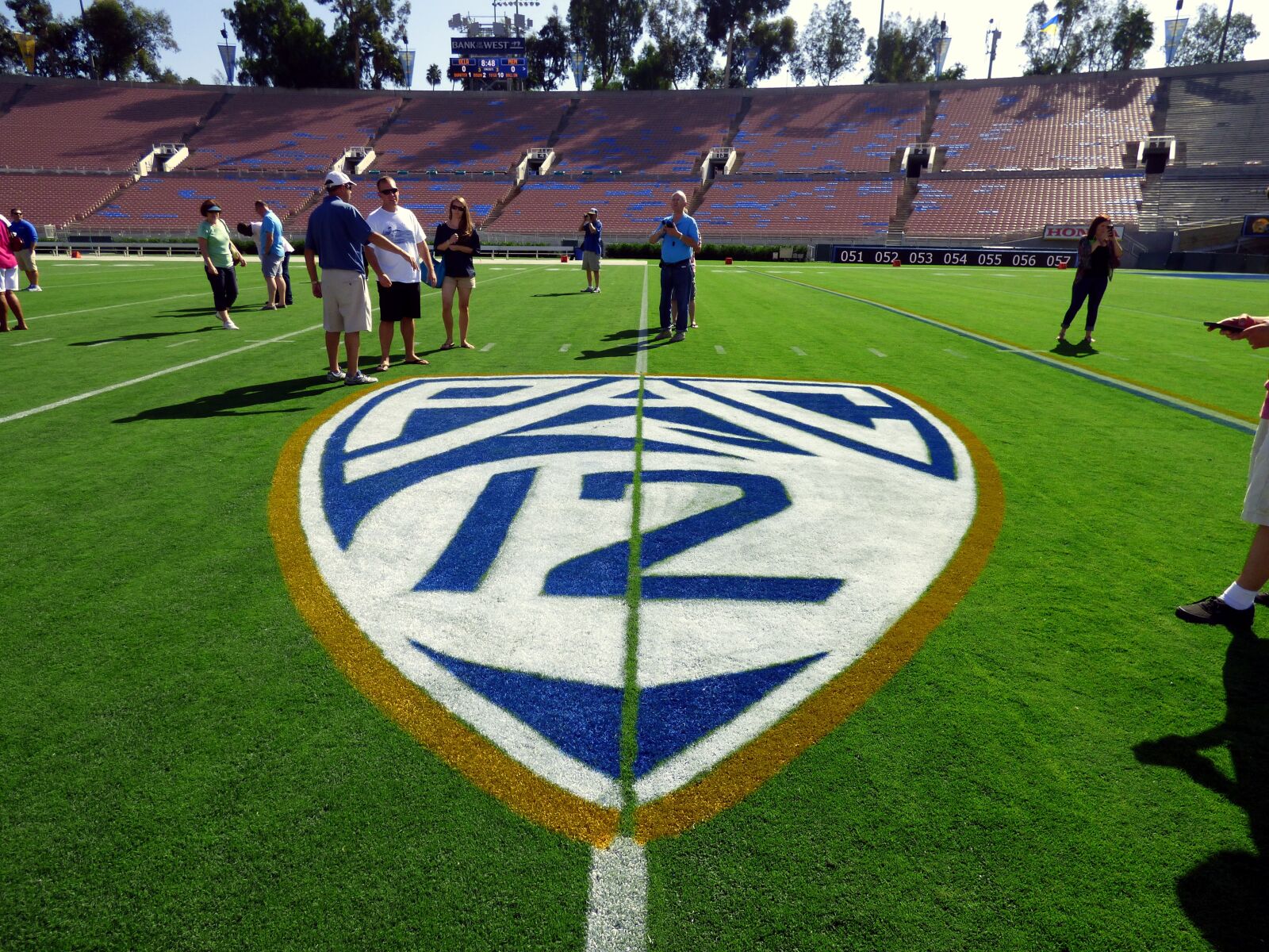 Panasonic Lumix DMC-FZ70 sample photo. Turf, ucla, rose bowl photography