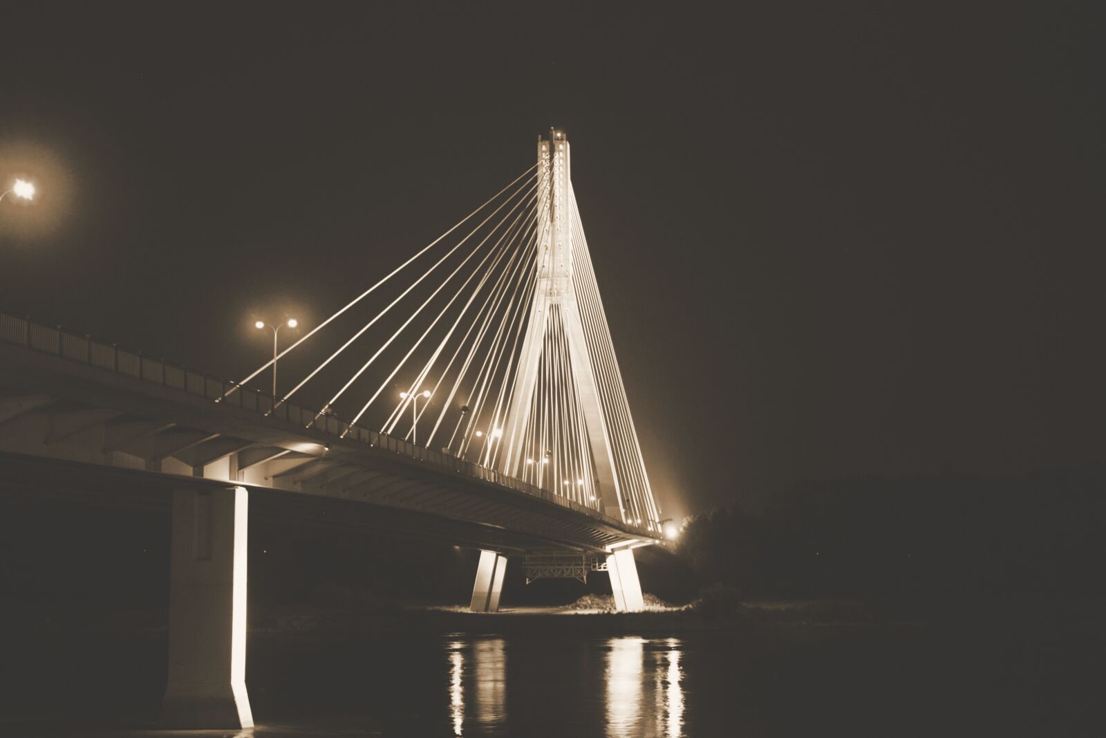 Canon EOS 450D (EOS Rebel XSi / EOS Kiss X2) sample photo. Night, bridge, skyline photography