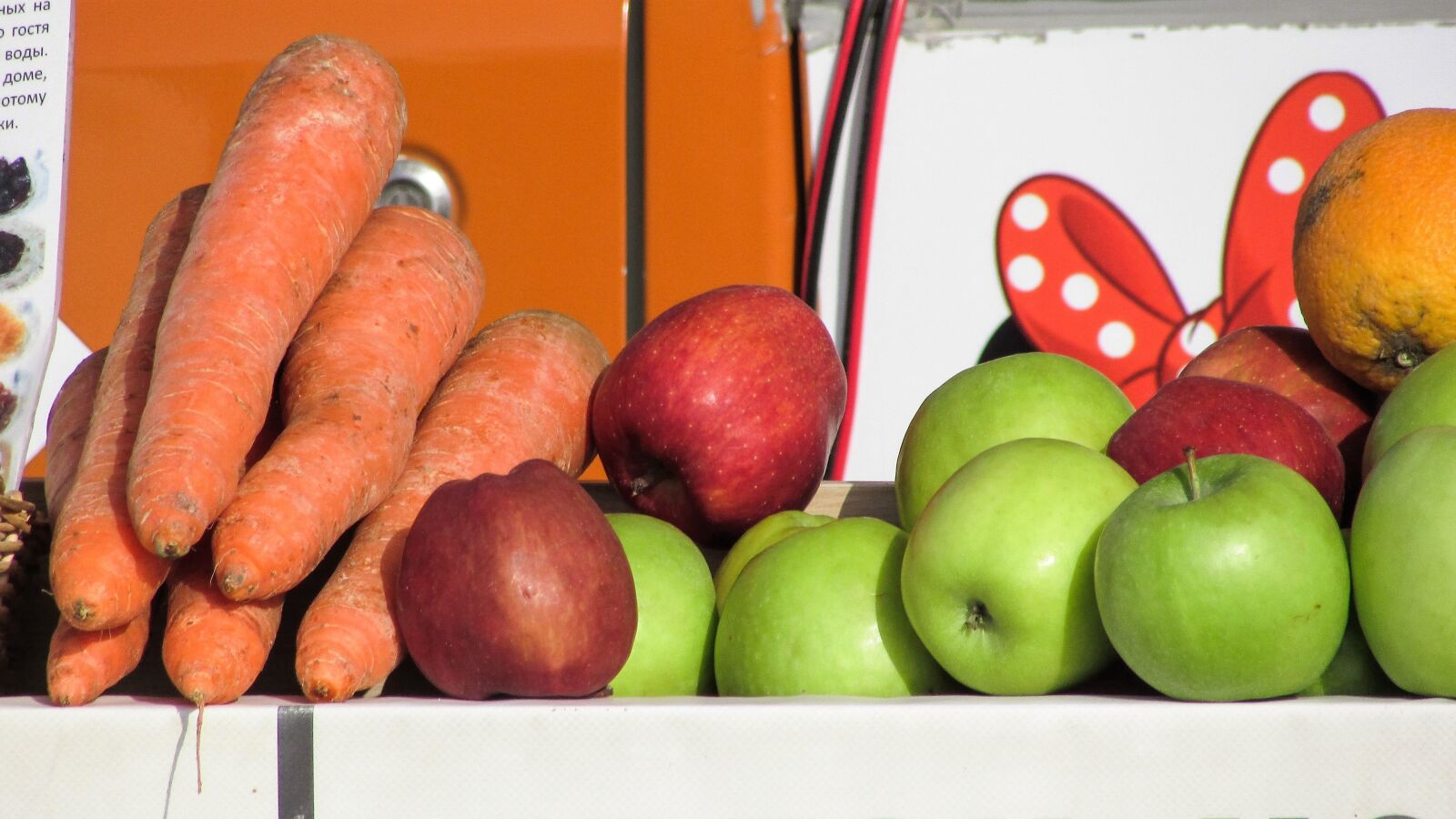 Canon PowerShot SX400 IS sample photo. Fruits, carrots, oranges photography