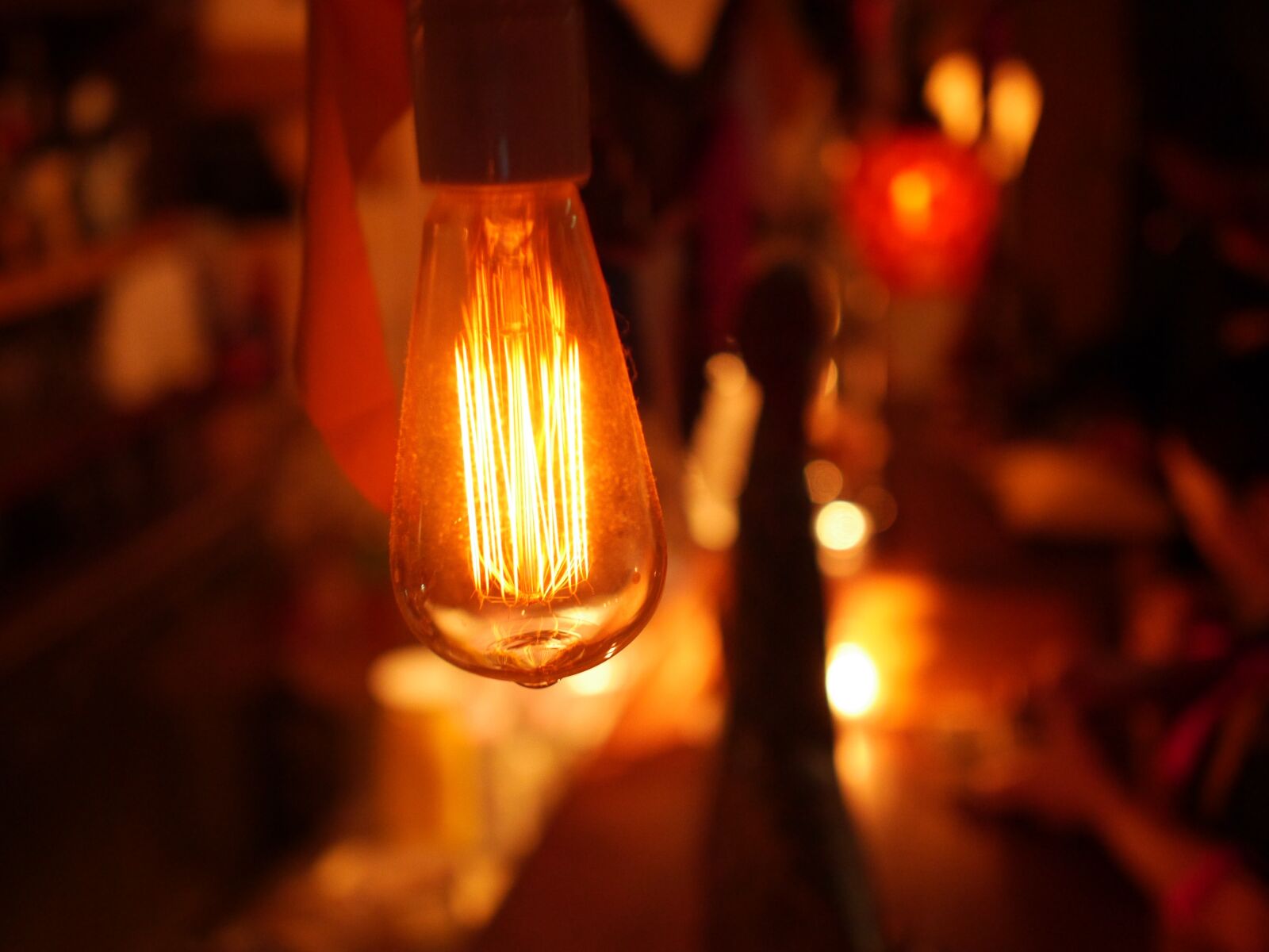 Panasonic Lumix DMC-GH3 sample photo. Lightbulb, asian, bulb photography