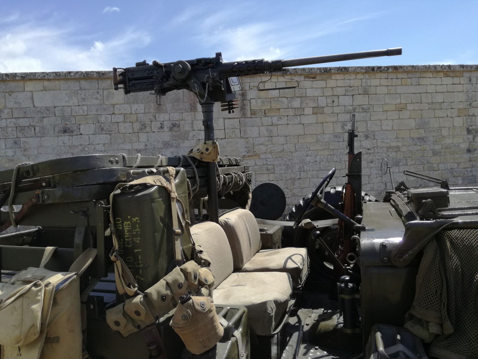 HUAWEI P9 LITE sample photo. Machine gun, jeep, war photography