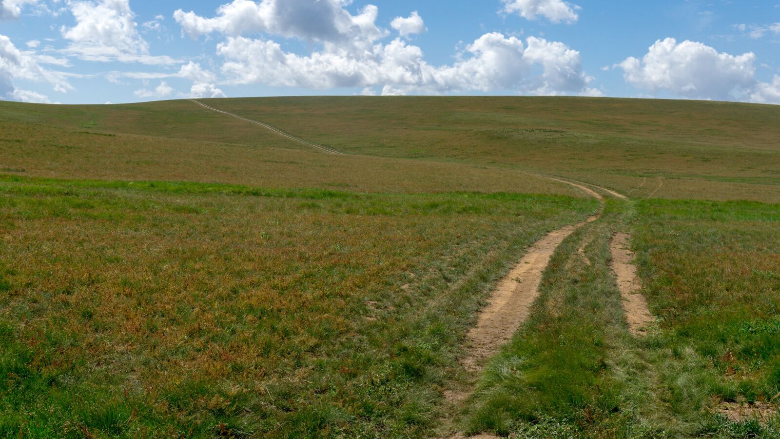Sony a5100 sample photo. Prairie, blue sky, travel photography