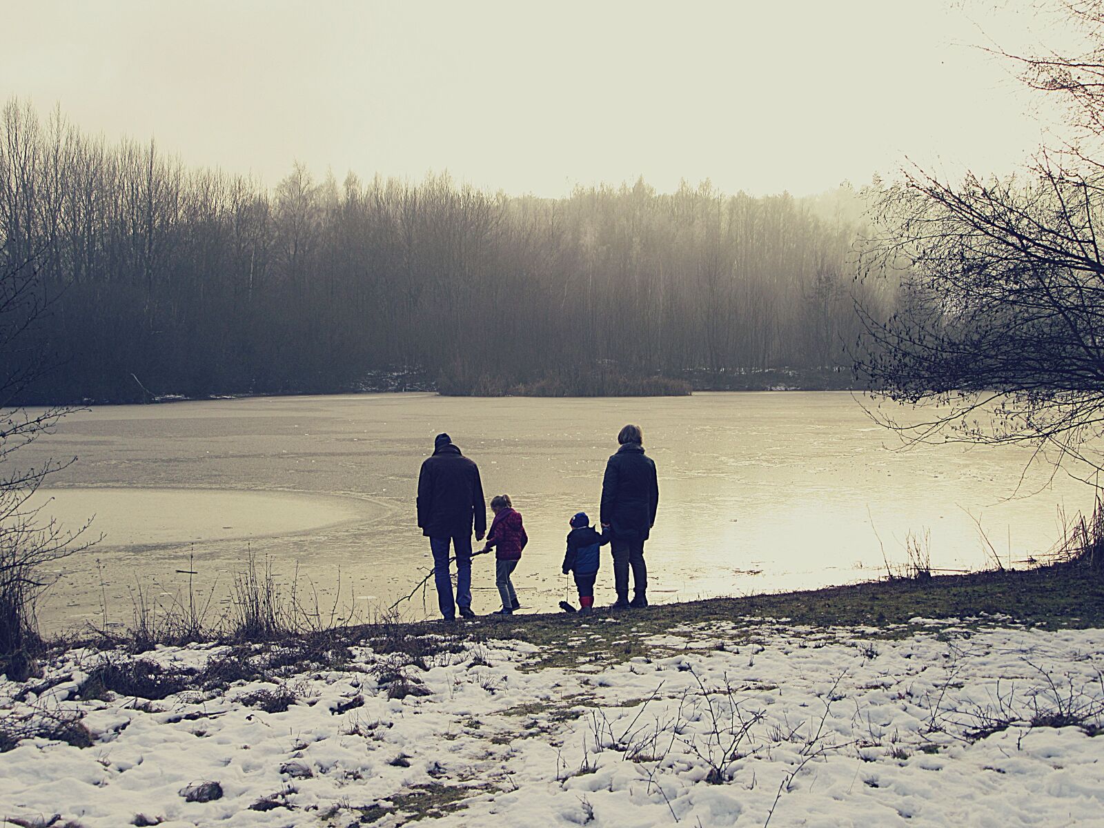 Canon PowerShot SX610 HS sample photo. Family, silhouettes, grandparents photography