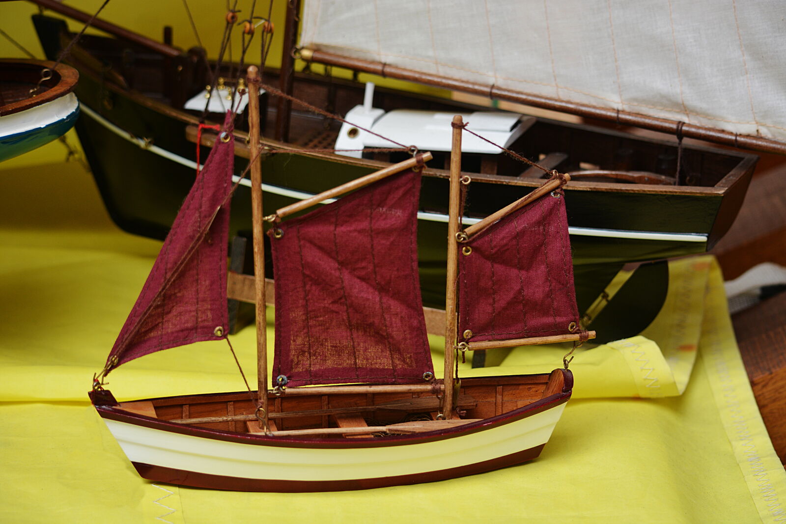 Nikon D5200 sample photo. Bateau, fishing, vessel, jouet photography