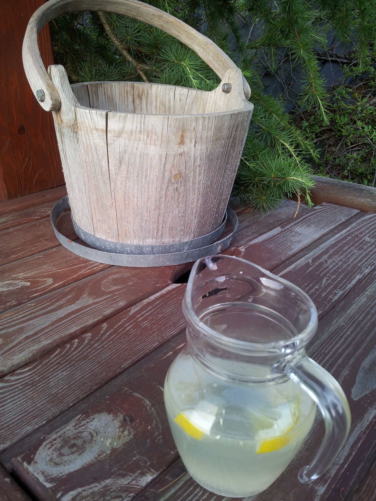 Samsung Galaxy S2 sample photo. Lemonade, vat, wooden photography