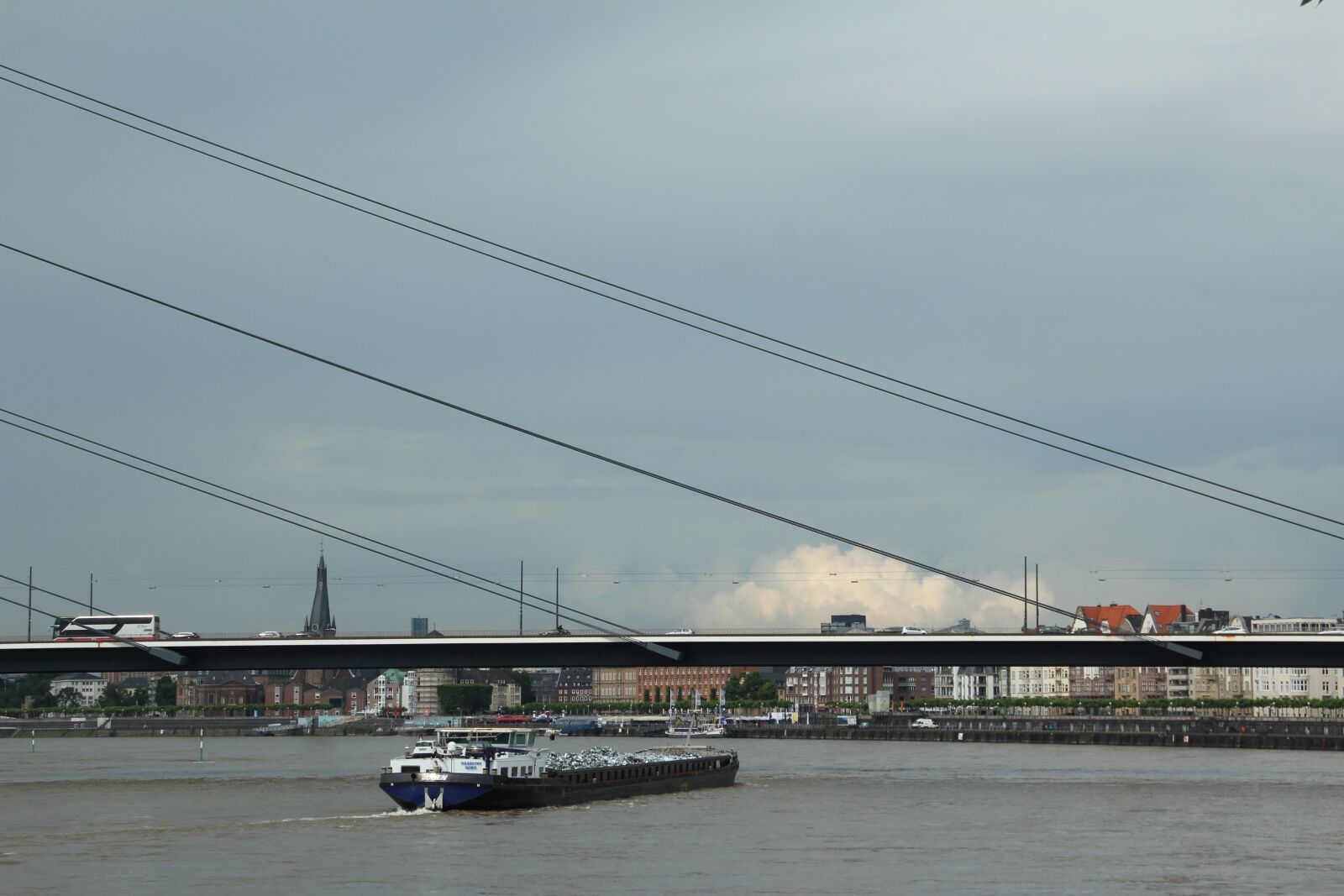 Canon EOS 600D (Rebel EOS T3i / EOS Kiss X5) sample photo. Düsseldorf, rhine, ship photography