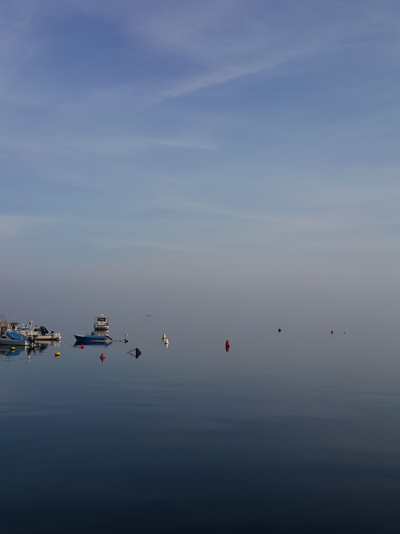 Samsung Galaxy Note4 sample photo. Blue, blue, sky, boats photography