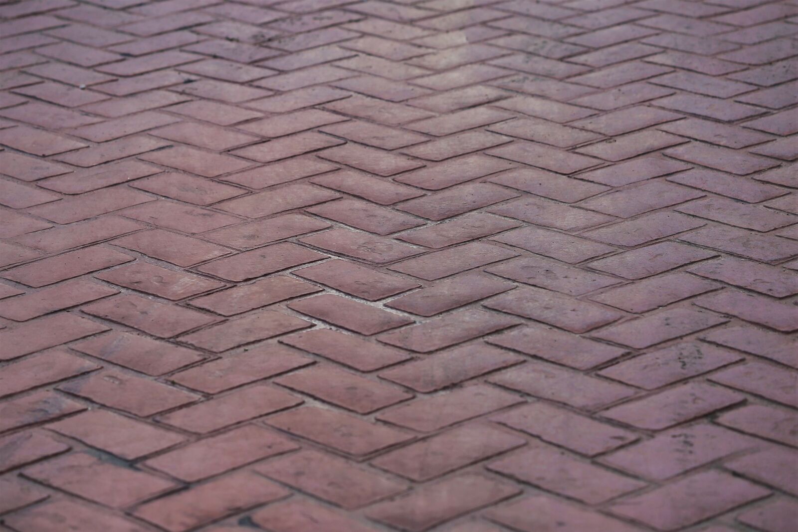 Canon EF 70-300 F4-5.6 IS II USM sample photo. Road, pattern, red bricks photography