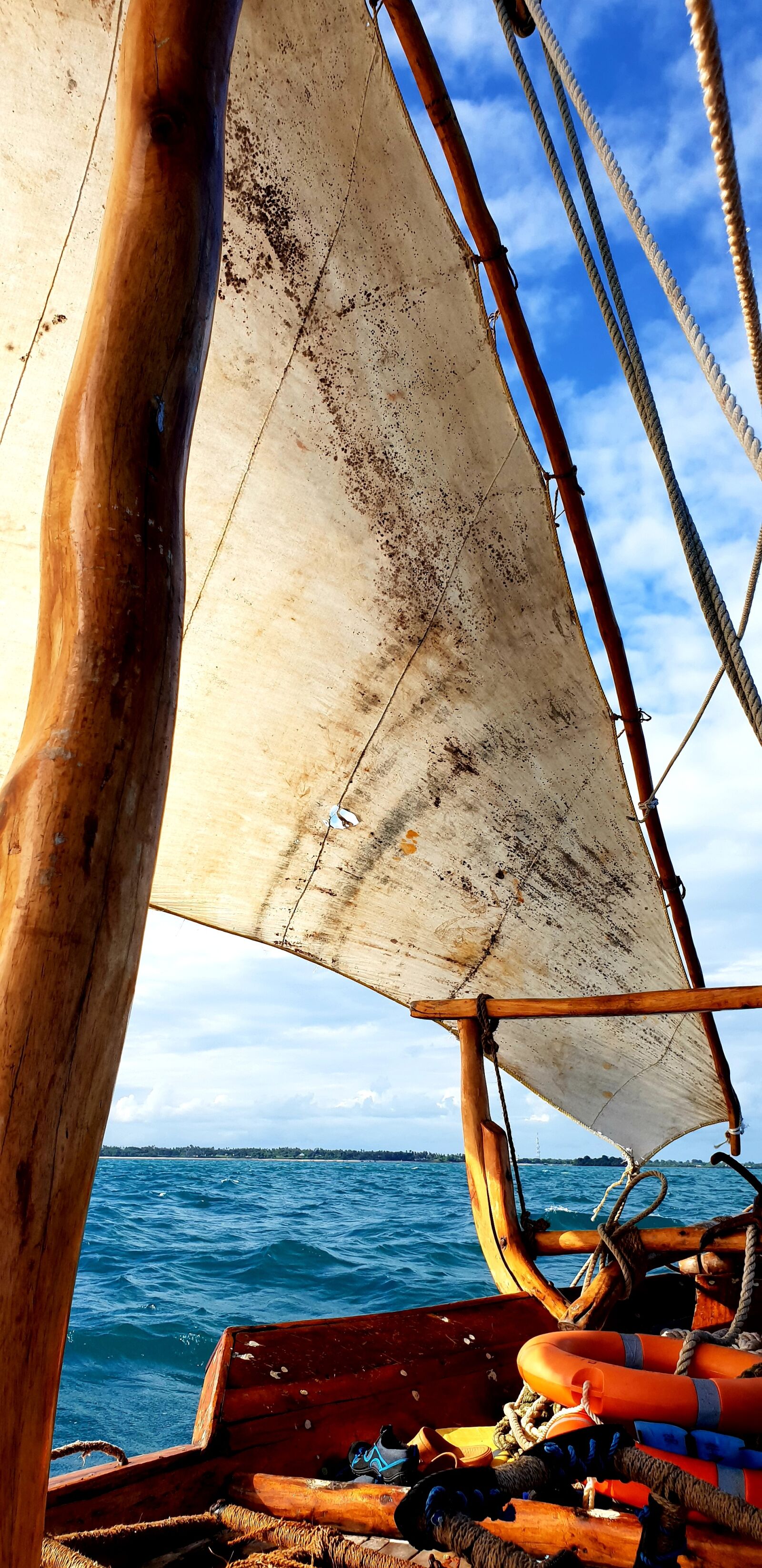 Samsung Galaxy S9+ sample photo. Sail, dhow, water photography