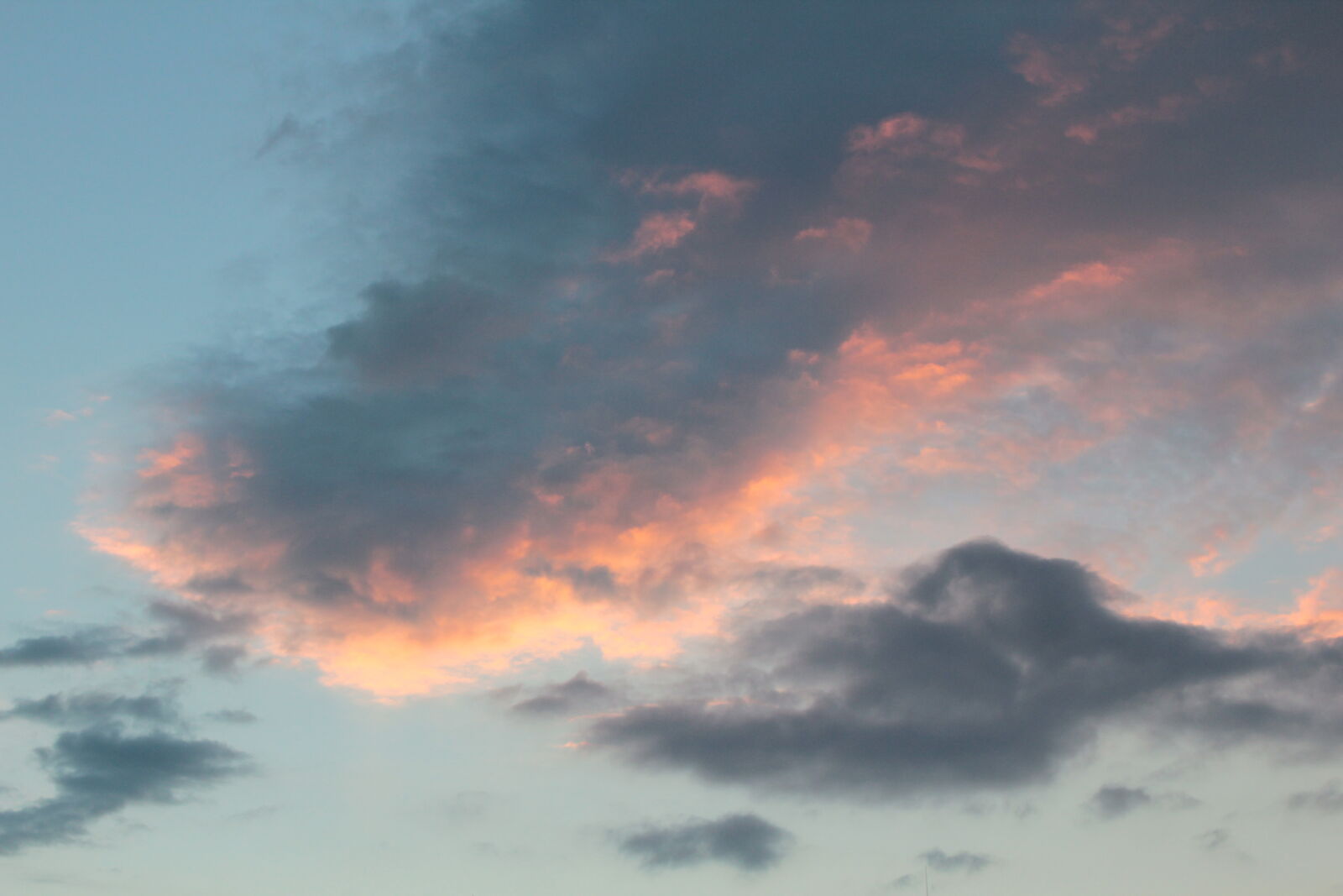 Canon EOS 550D (EOS Rebel T2i / EOS Kiss X4) sample photo. Clouds, sky photography