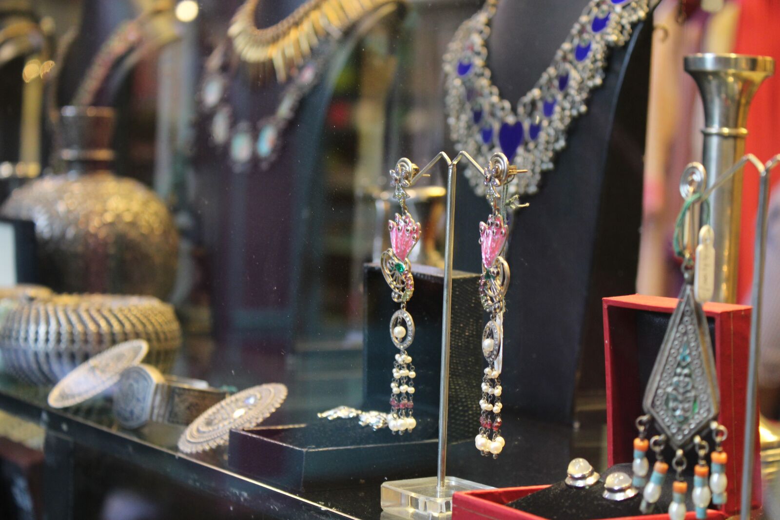 Canon EOS 700D (EOS Rebel T5i / EOS Kiss X7i) sample photo. Jewelry, indian, antique photography