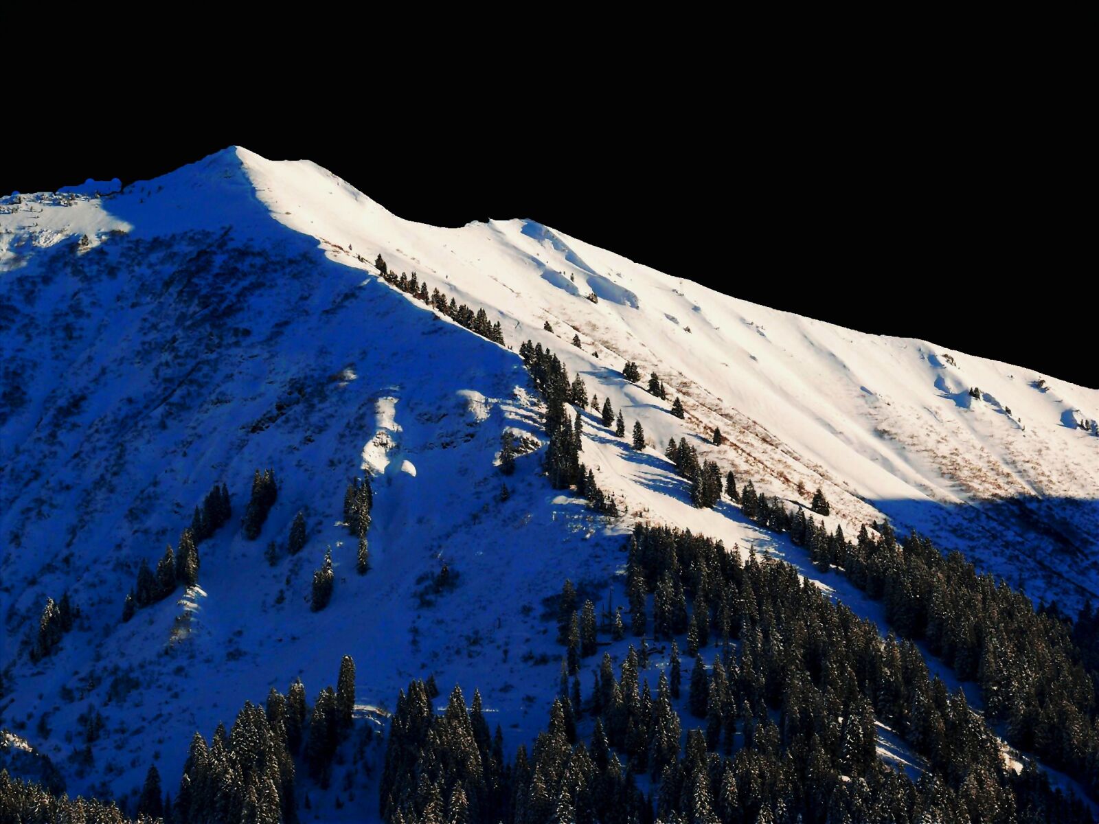 Leica V-LUX 1 sample photo. Mountain, winter, snow photography