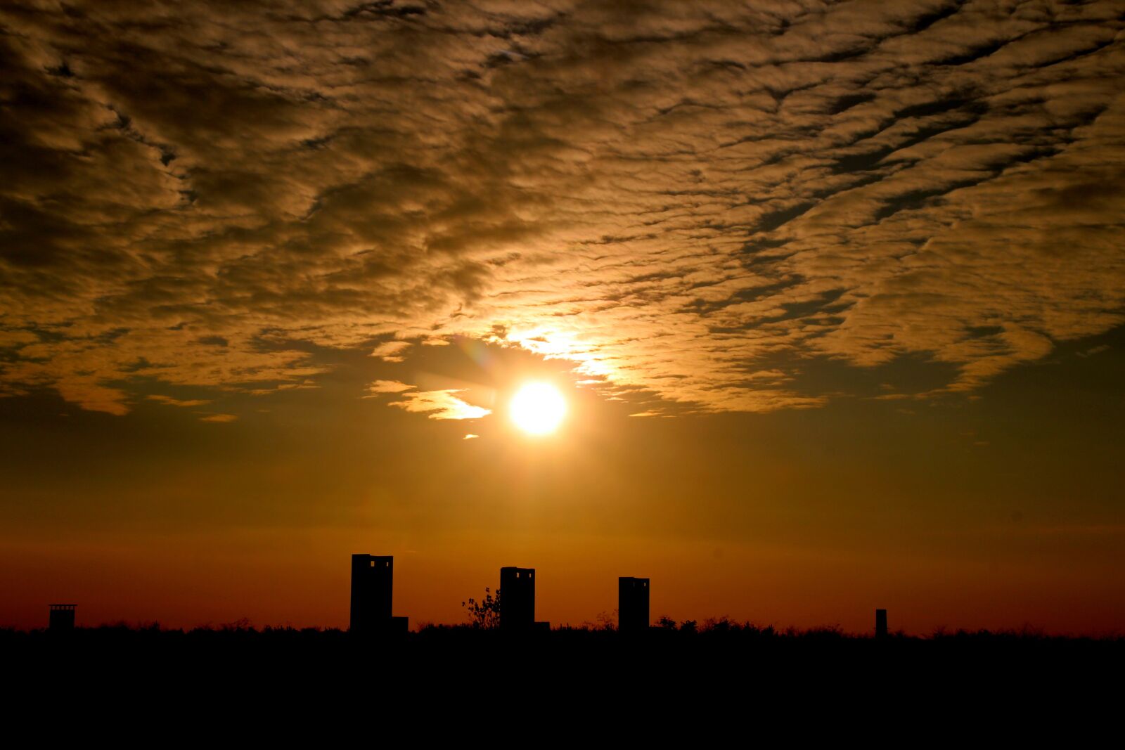 Canon EOS 700D (EOS Rebel T5i / EOS Kiss X7i) sample photo. Sunset, sky, cloud photography
