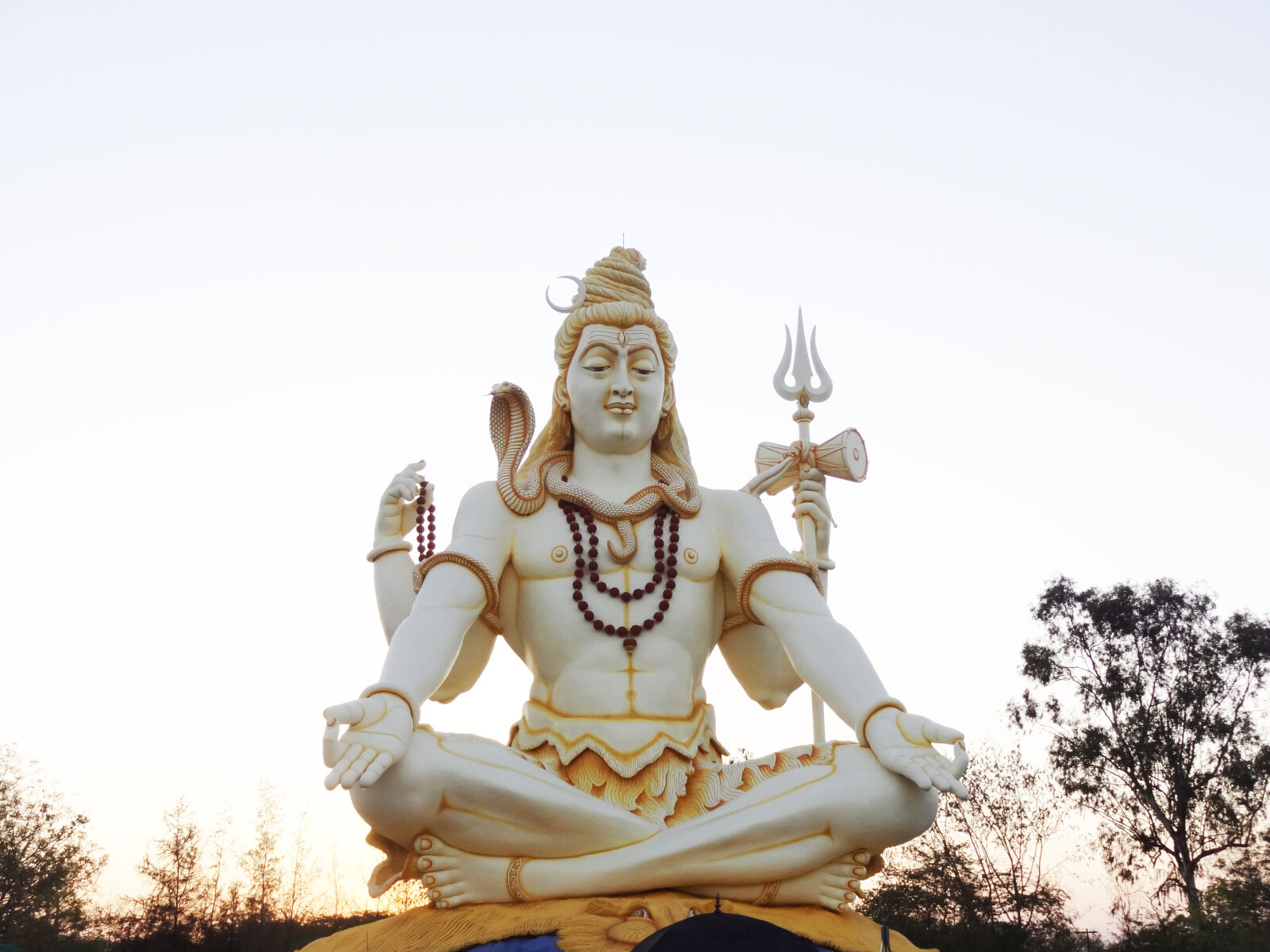 Sony Cyber-shot DSC-HX9V sample photo. Photo, iswar, statue, in photography