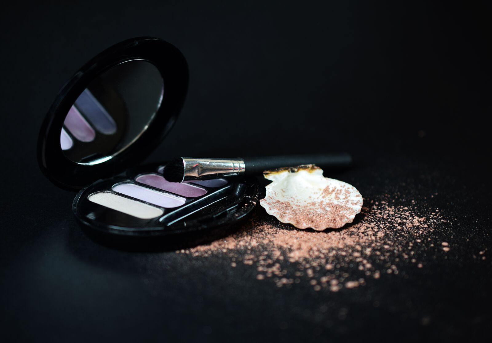 Nikon D5300 sample photo. Makeup, rouge, powder photography