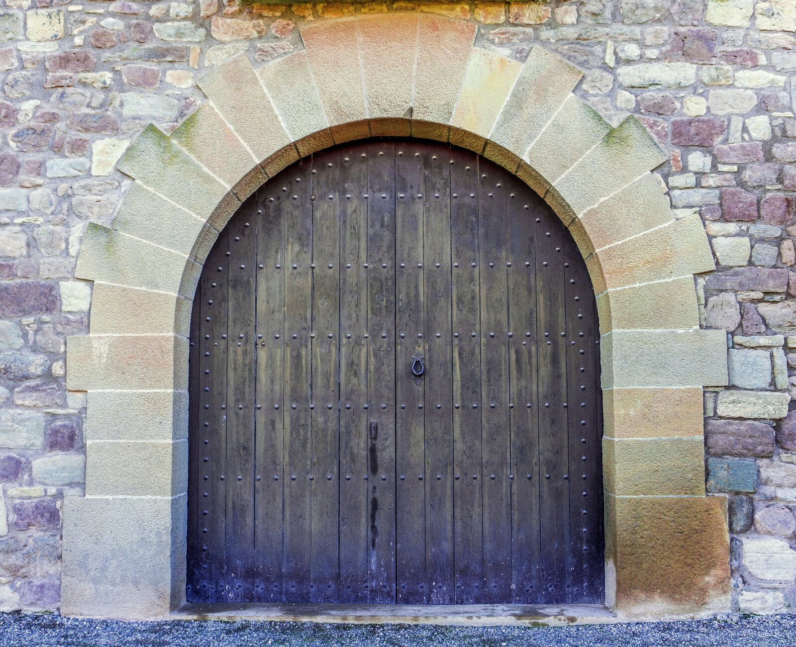 Sony E 16-50mm F3.5-5.6 PZ OSS sample photo. Door, church, temple photography