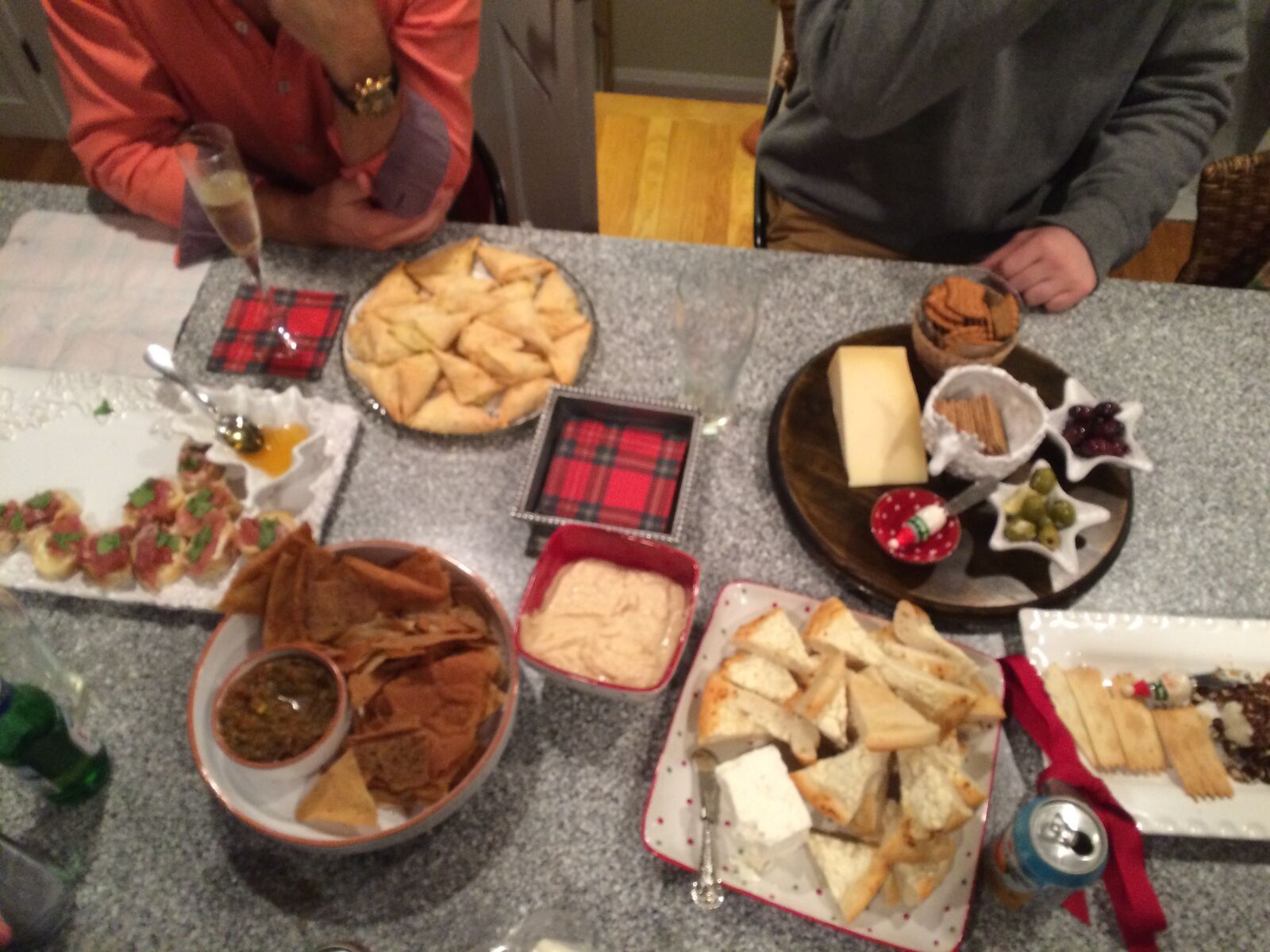 iPhone 5s back camera 4.15mm f/2.2 sample photo. Christmas, christmas, appetizers, family photography