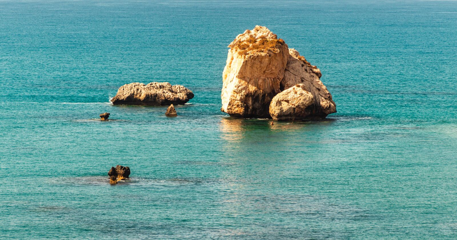 Canon EOS 200D (EOS Rebel SL2 / EOS Kiss X9) sample photo. The beach of aphrodite photography