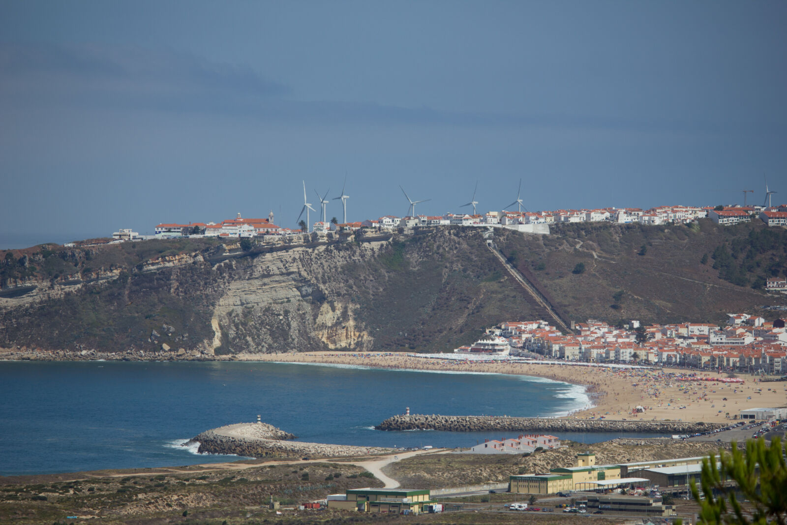 Canon EOS 550D (EOS Rebel T2i / EOS Kiss X4) + Canon EF-S 55-250mm F4-5.6 IS II sample photo. Nazare, portugal photography