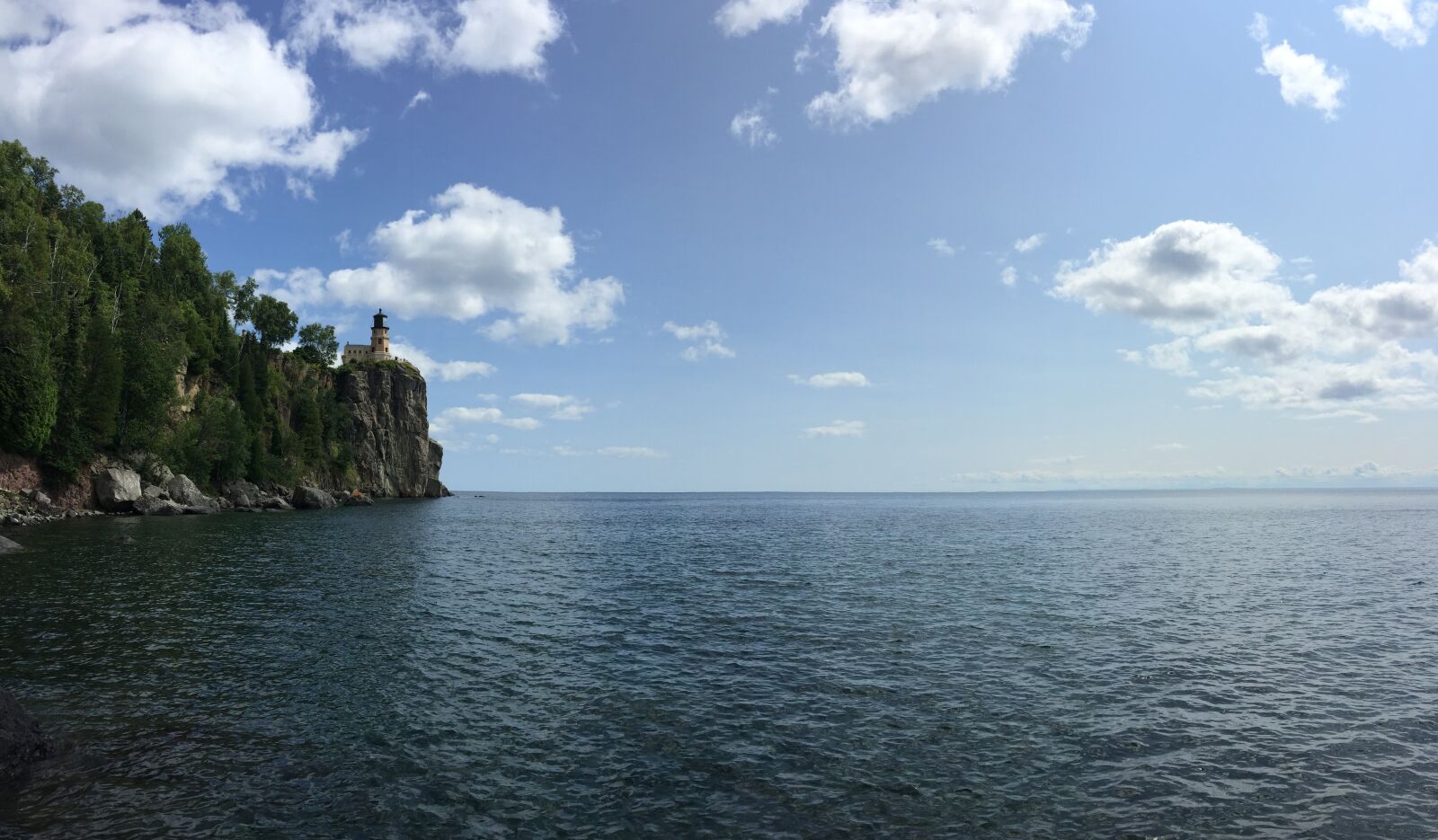 iPhone 6 Plus back camera 4.15mm f/2.2 sample photo. Lighthouse, split rock, lake photography