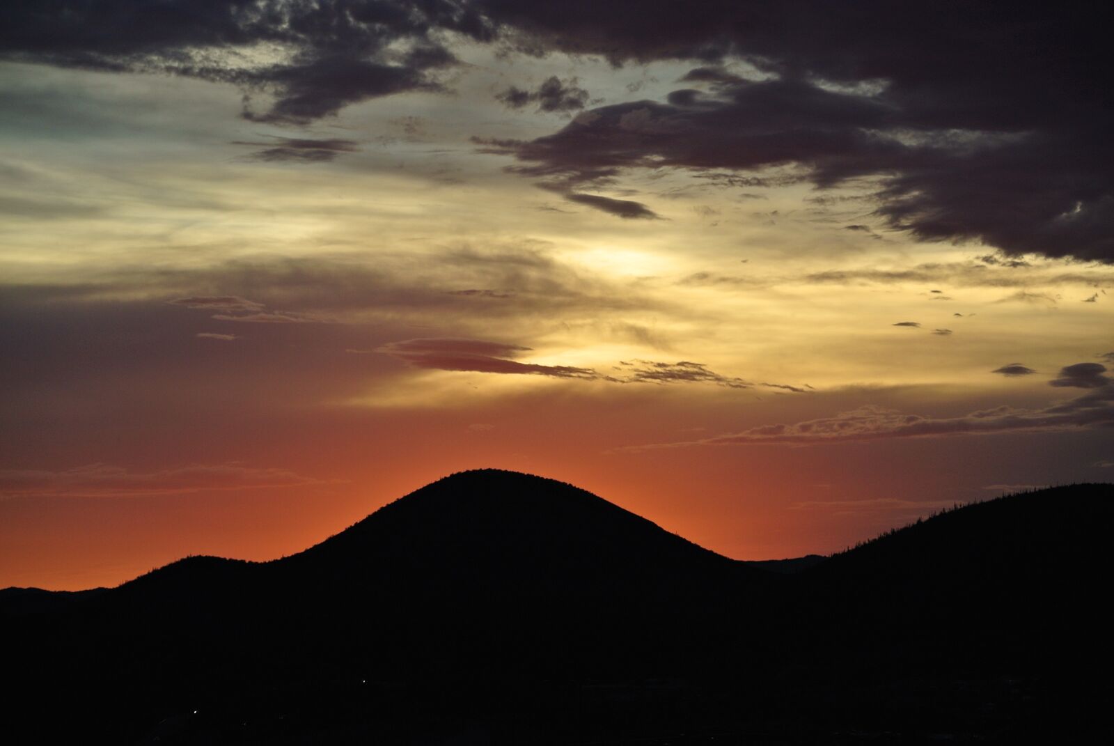 Nikon 1 Nikkor VR 30-110mm F3.8-5.6 sample photo. Sunset, mountains, sky photography