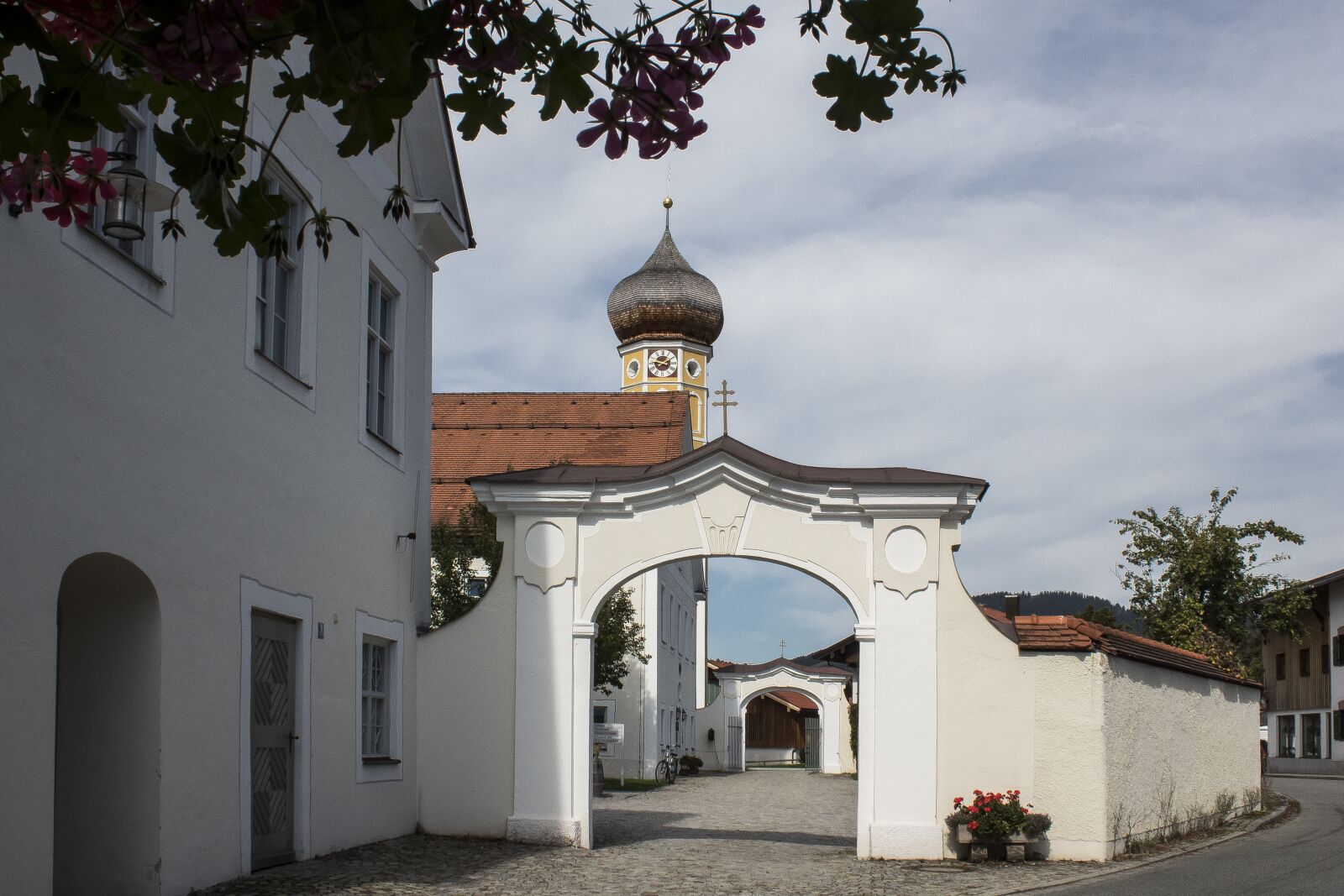 Canon EOS 1300D (EOS Rebel T6 / EOS Kiss X80) sample photo. Monastery, church, architecture photography