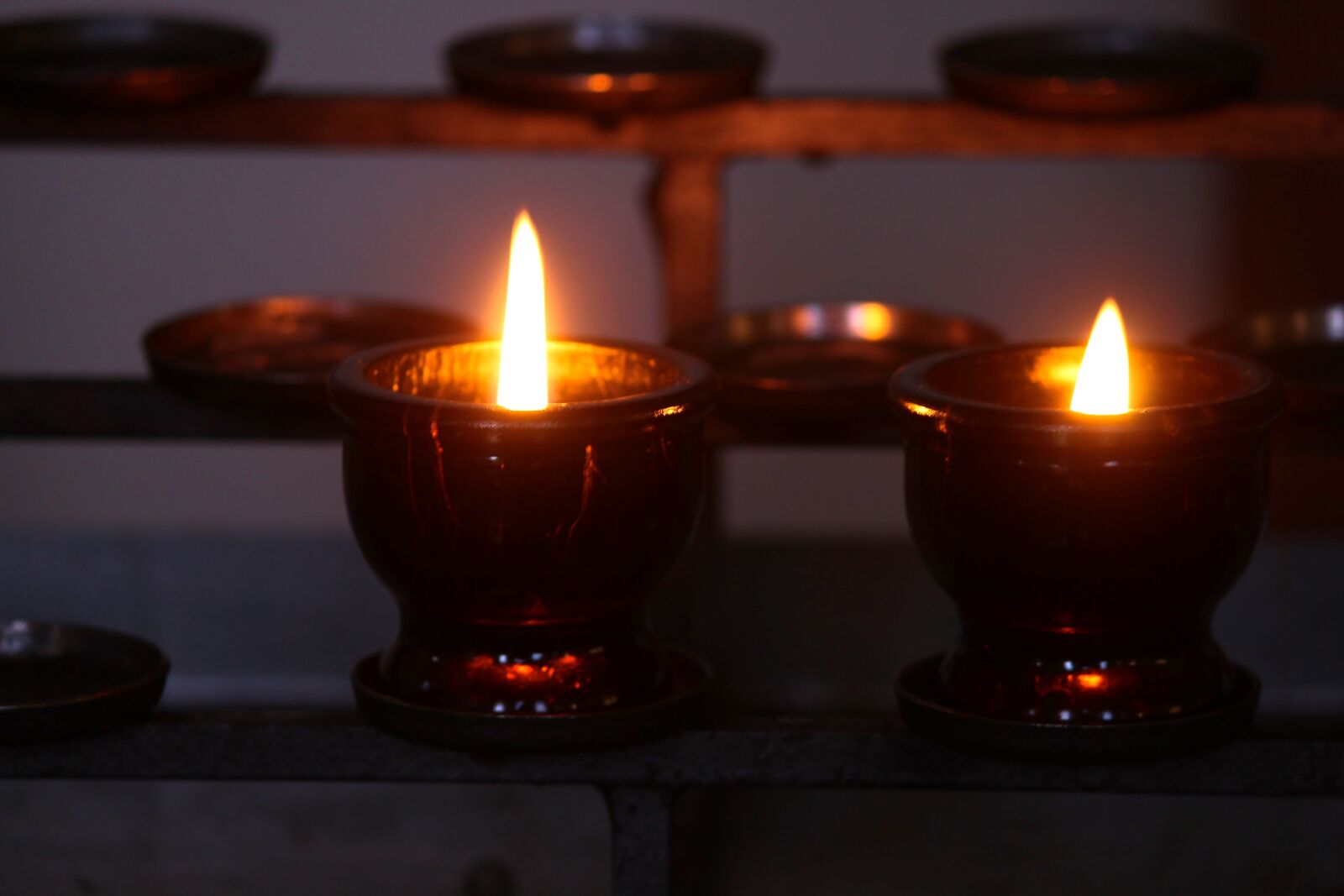 Canon EOS 1100D (EOS Rebel T3 / EOS Kiss X50) sample photo. Victim candles, memorial candles photography