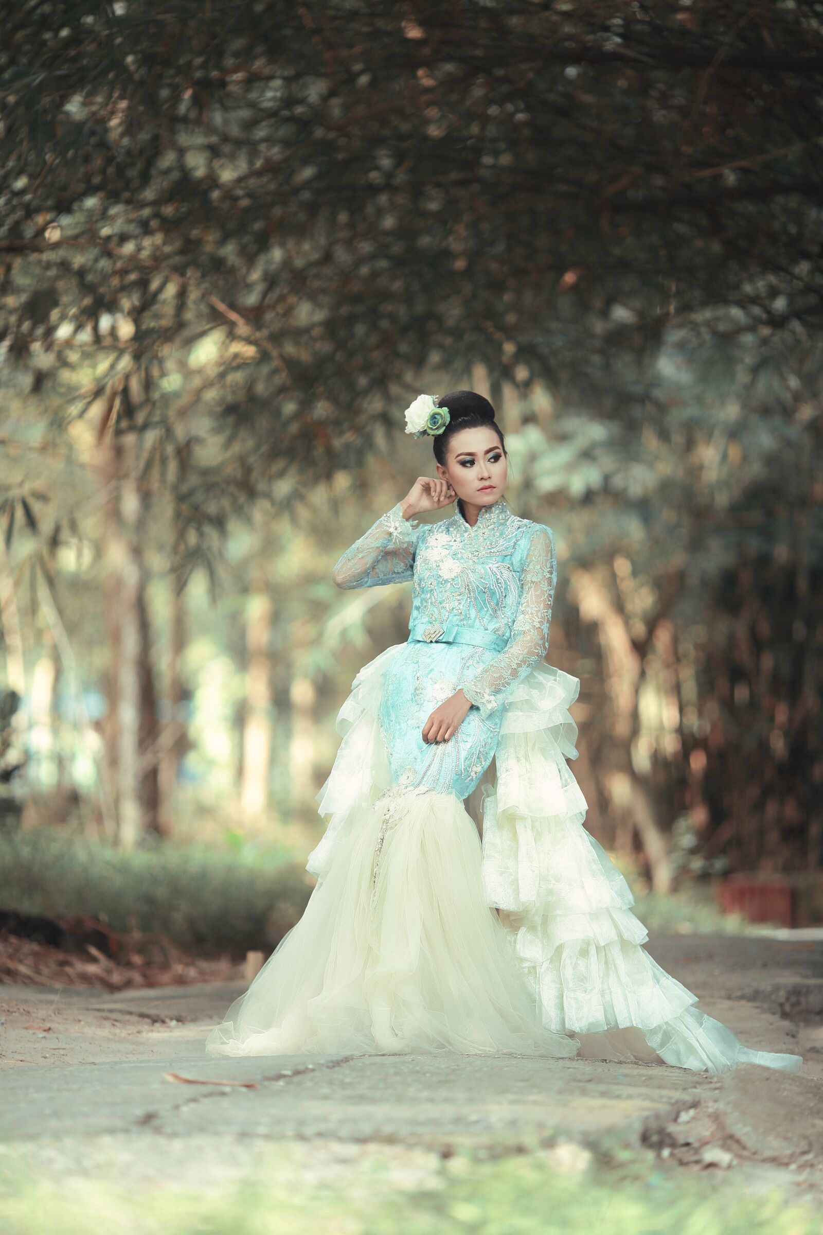 Canon EOS 5D Mark II sample photo. Wedding dress, make up photography