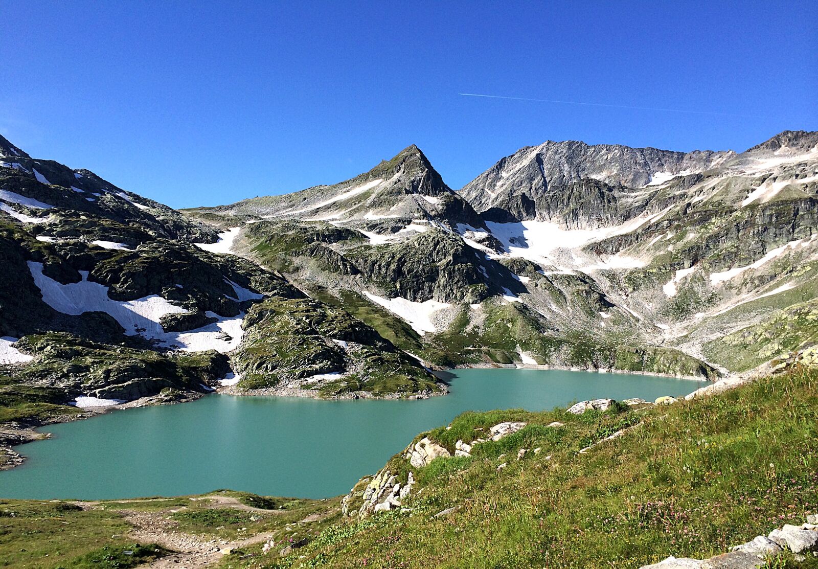 iPhone 5s back camera 4.12mm f/2.2 sample photo. Landscape, mountain, lake, mountains photography