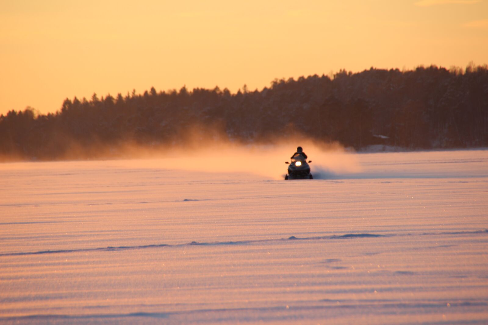 Canon EOS 600D (Rebel EOS T3i / EOS Kiss X5) sample photo. Snowmobile, sunset, finnish photography