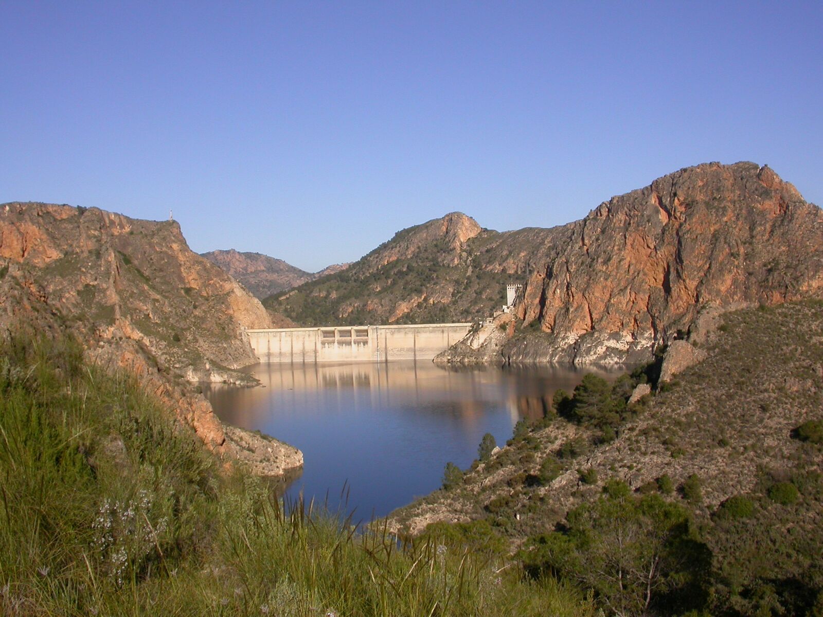 Nikon E4500 sample photo. Reservoir, mountain, landscape photography